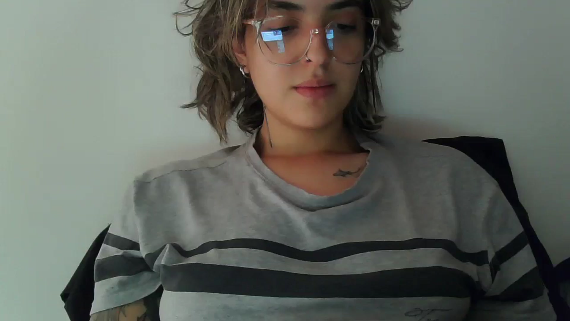 Gallery image thumbnail from fionacarter's myfreecams stream on, 08/05/2023, 17:27 image 15 of 20