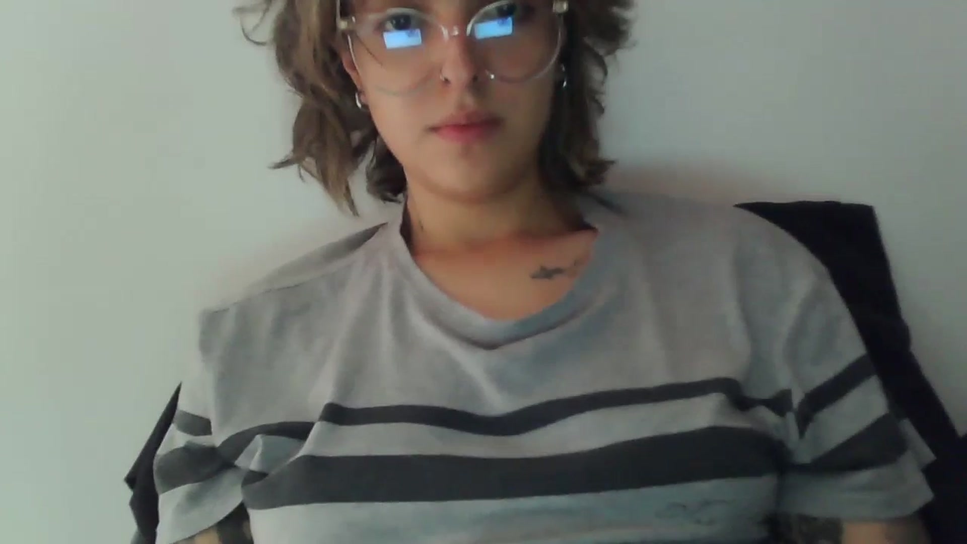 Gallery image thumbnail from fionacarter's myfreecams stream on, 08/05/2023, 17:27 image 12 of 20