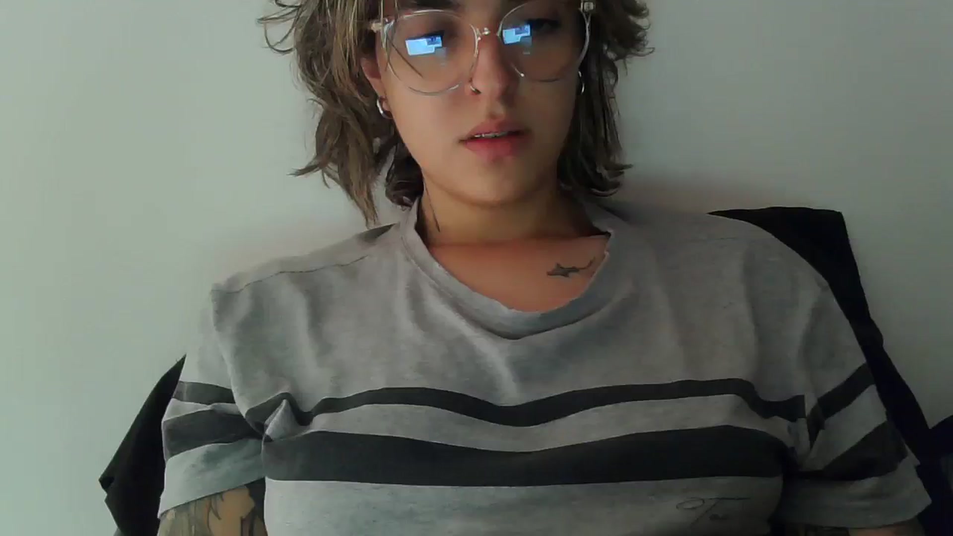 Gallery image thumbnail from fionacarter's myfreecams stream on, 08/05/2023, 17:27 image 14 of 20