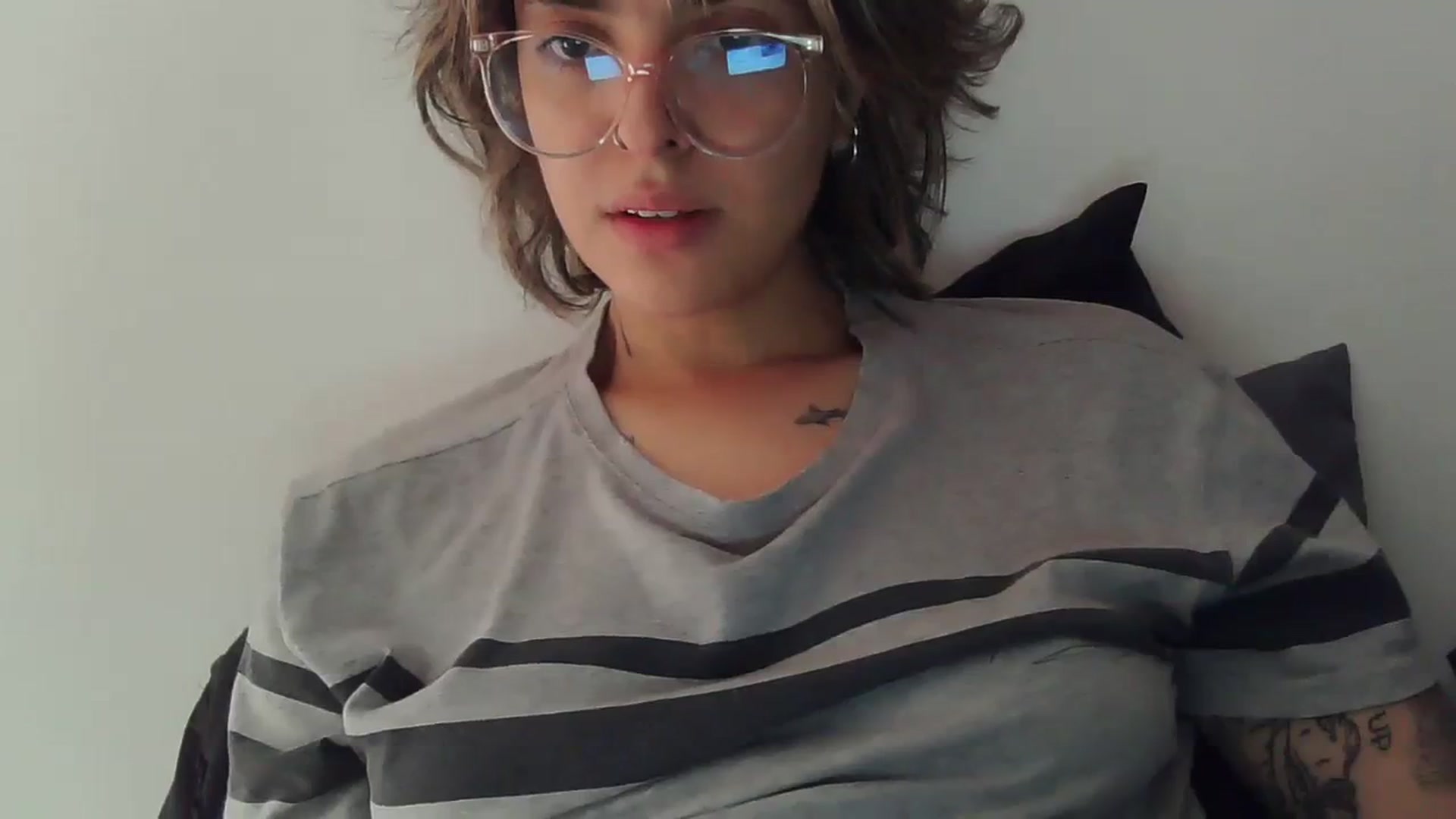 Gallery image thumbnail from fionacarter's myfreecams stream on, 08/05/2023, 17:27 image 9 of 20