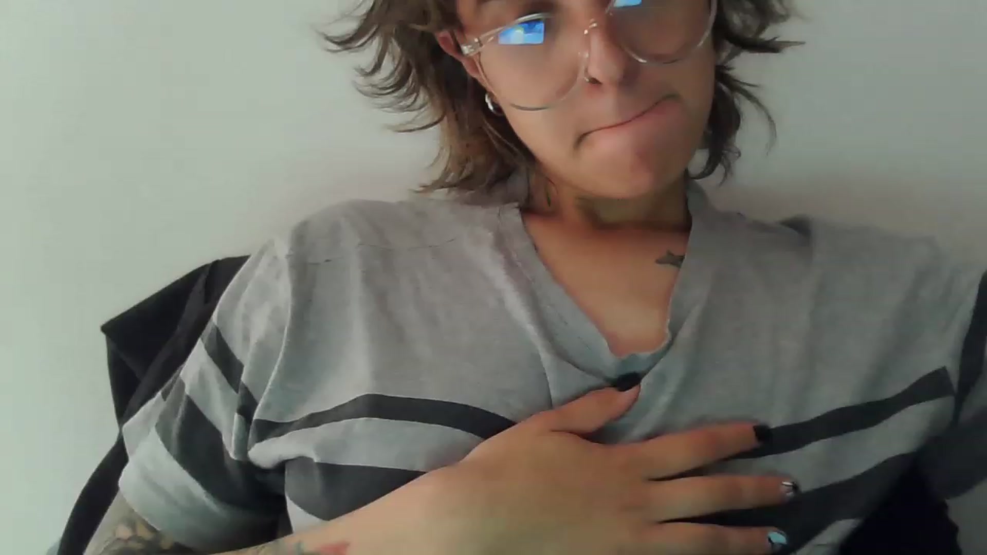 Gallery image thumbnail from fionacarter's myfreecams stream on, 08/06/2023, 16:23 image 10 of 20