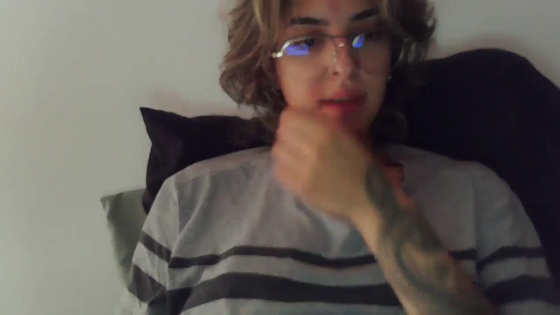 Gallery image thumbnail from fionacarter's myfreecams stream on, 09/16/2023, 15:19 image 17 of 20