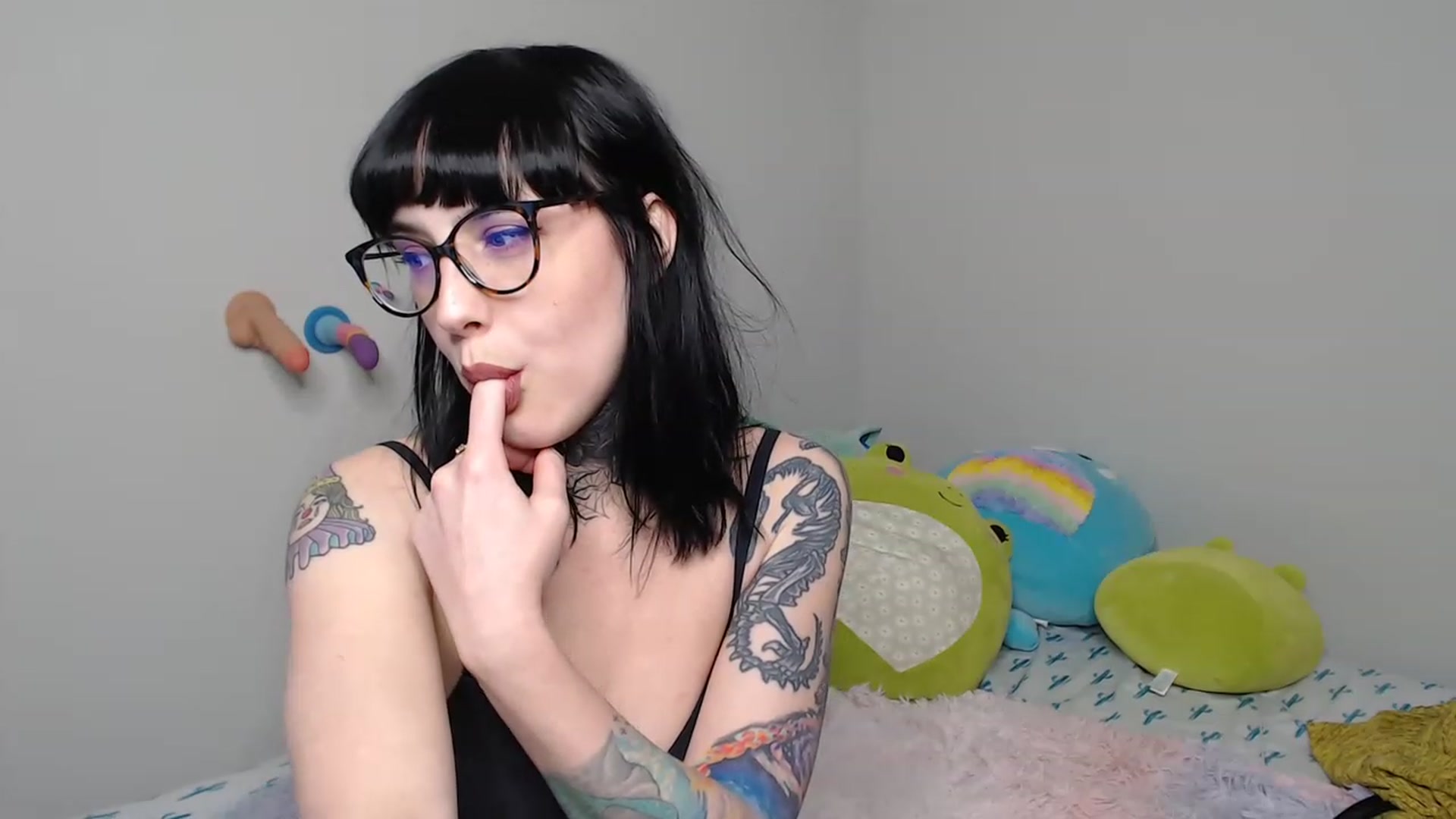 Gallery image thumbnail from fionafawn's myfreecams stream on, 11/16/2022, 22:02 image 17 of 20