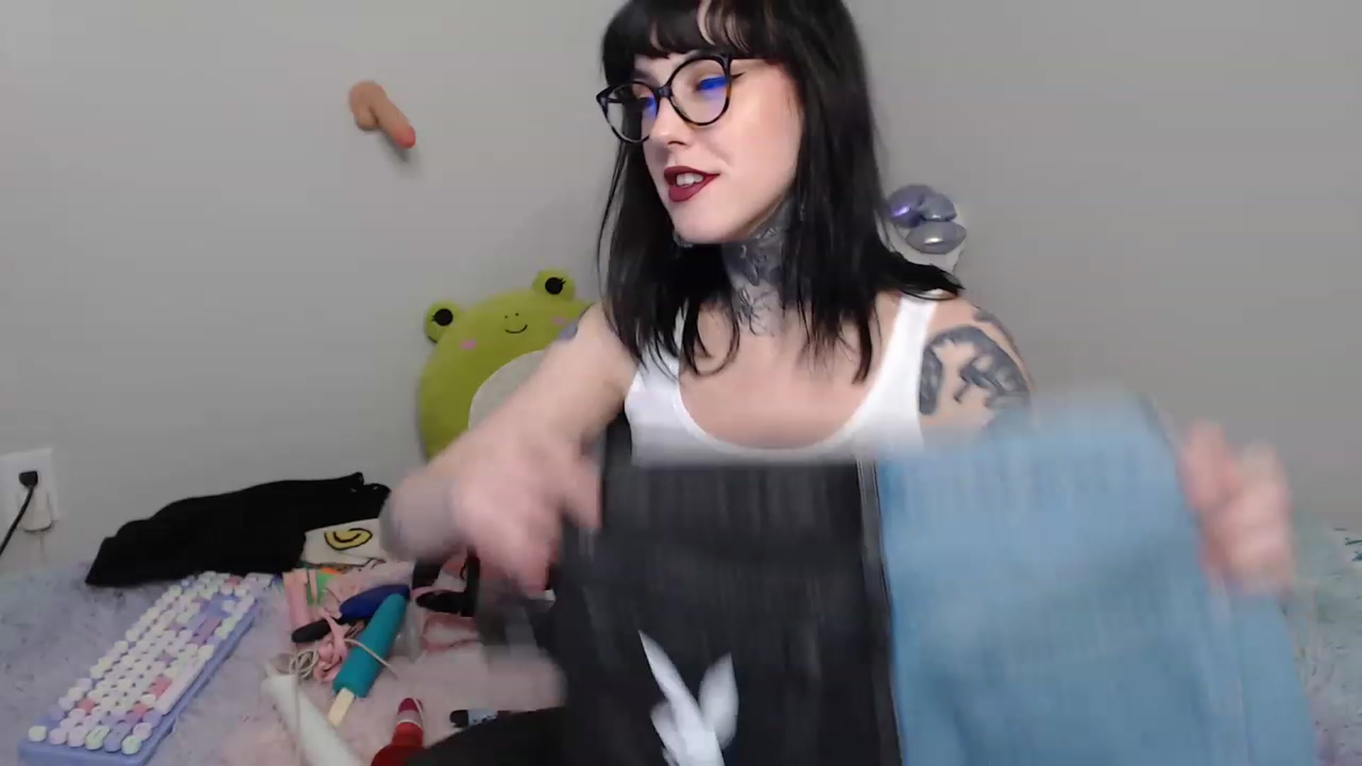 Gallery image thumbnail from fionafawn's myfreecams stream on, 12/27/2022, 03:08 image 11 of 20