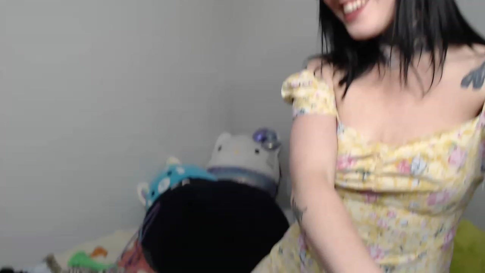 Gallery image thumbnail from fionafawn's myfreecams stream on, 01/03/2023, 23:15 image 18 of 20