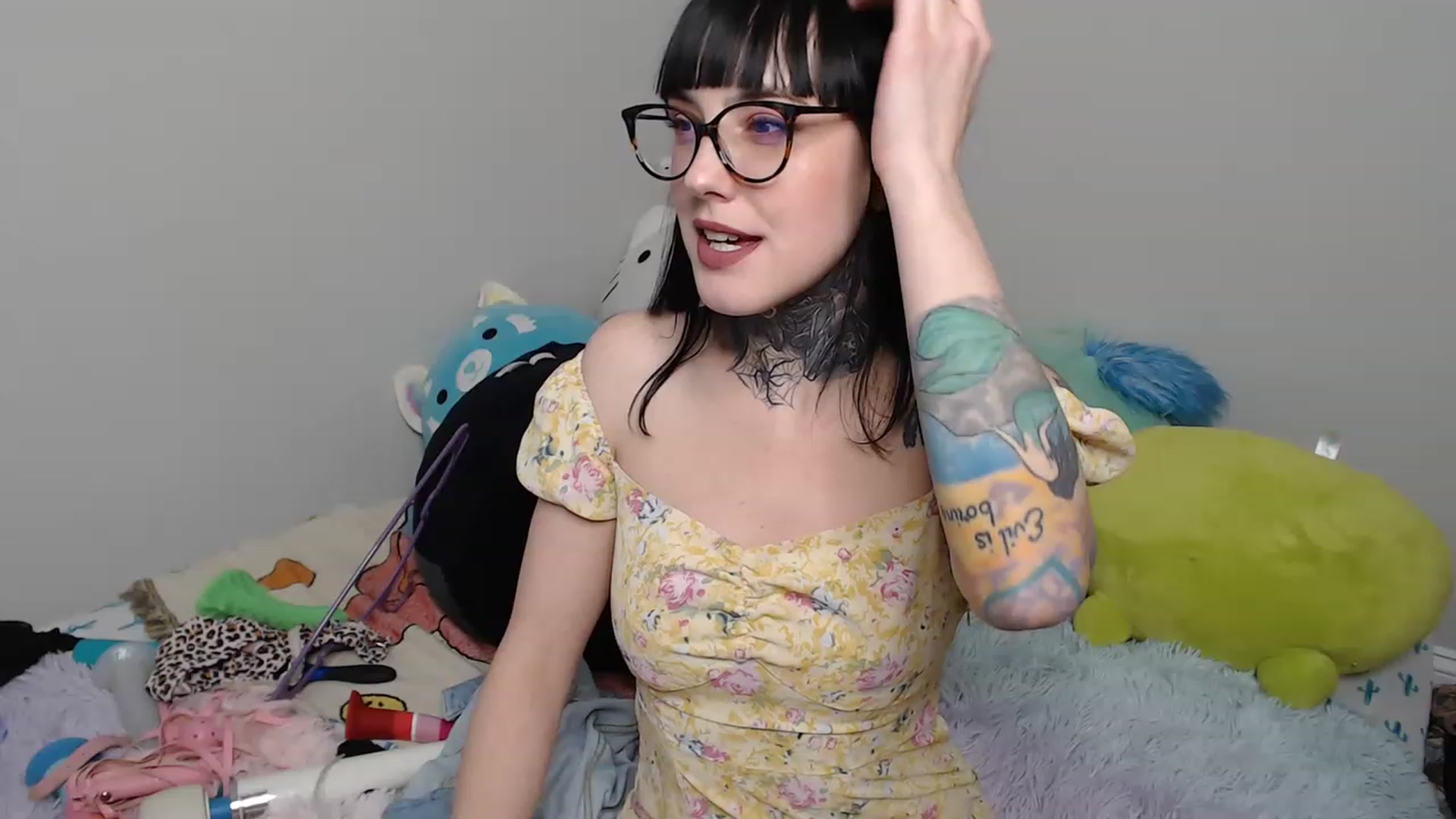 Gallery image thumbnail from fionafawn's myfreecams stream on, 01/03/2023, 23:15 image 20 of 20