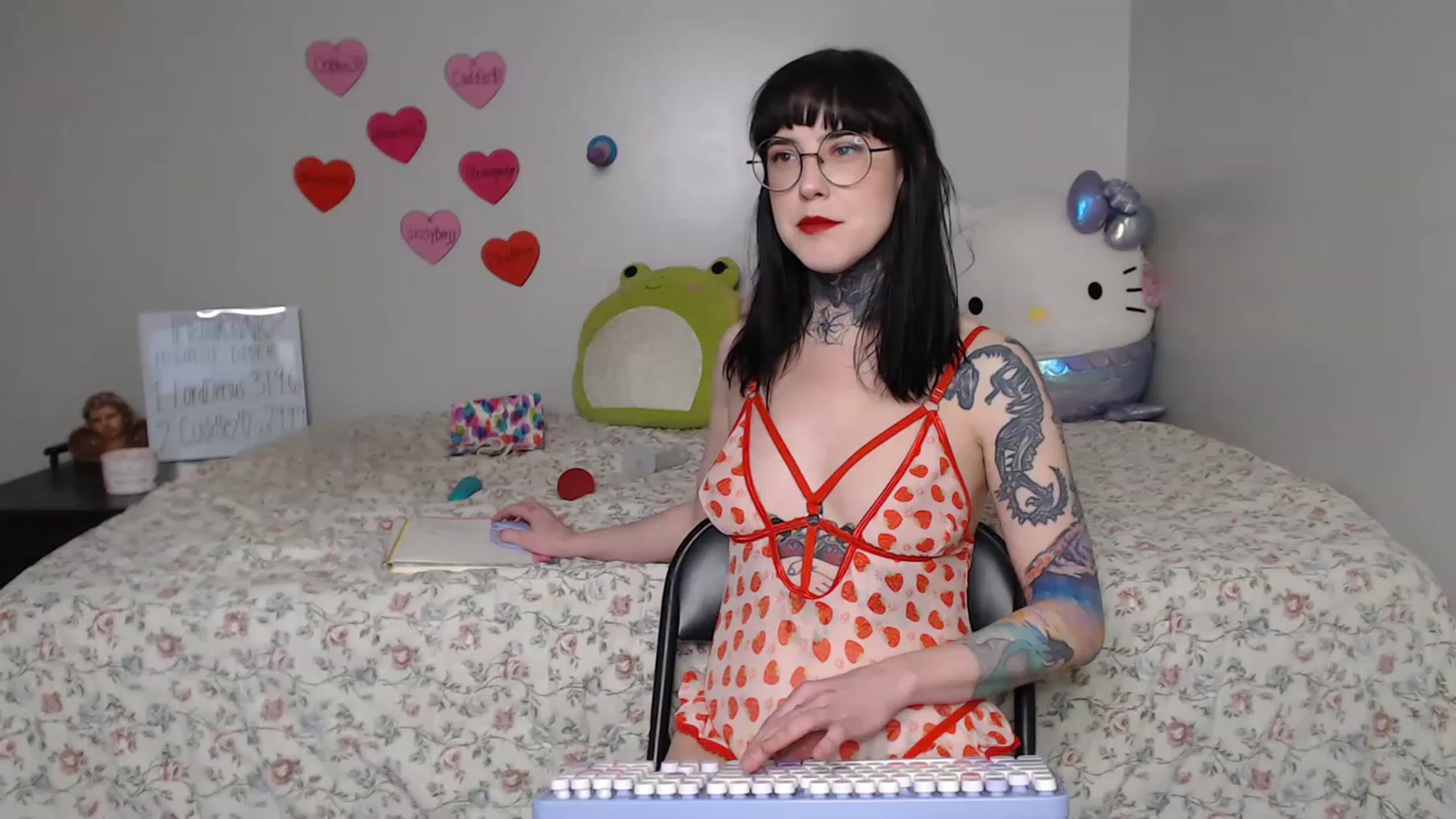 Gallery image thumbnail from fionafawn's myfreecams stream on, 02/24/2023, 22:06 image 3 of 20