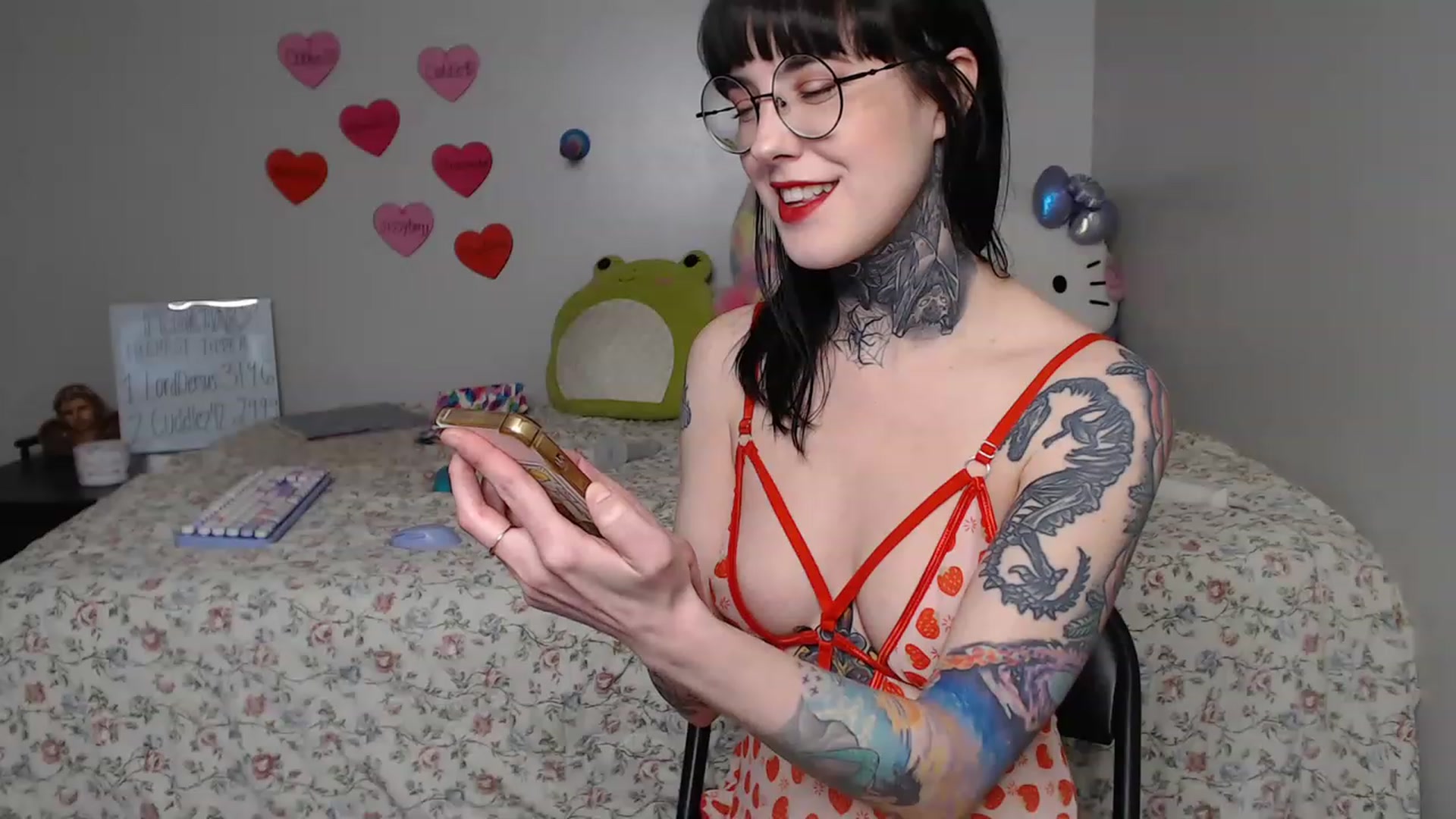 Gallery image thumbnail from fionafawn's myfreecams stream on, 02/24/2023, 22:06 image 17 of 20