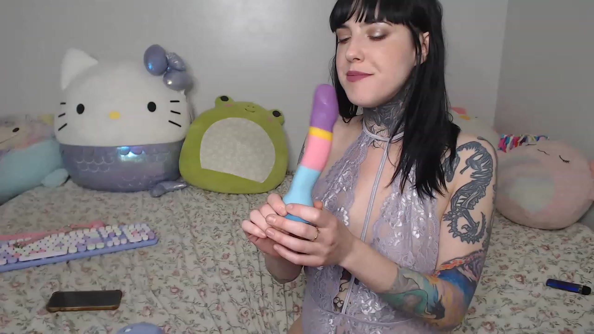 Gallery image thumbnail from fionafawn's myfreecams stream on, 03/27/2023, 22:00 image 20 of 20