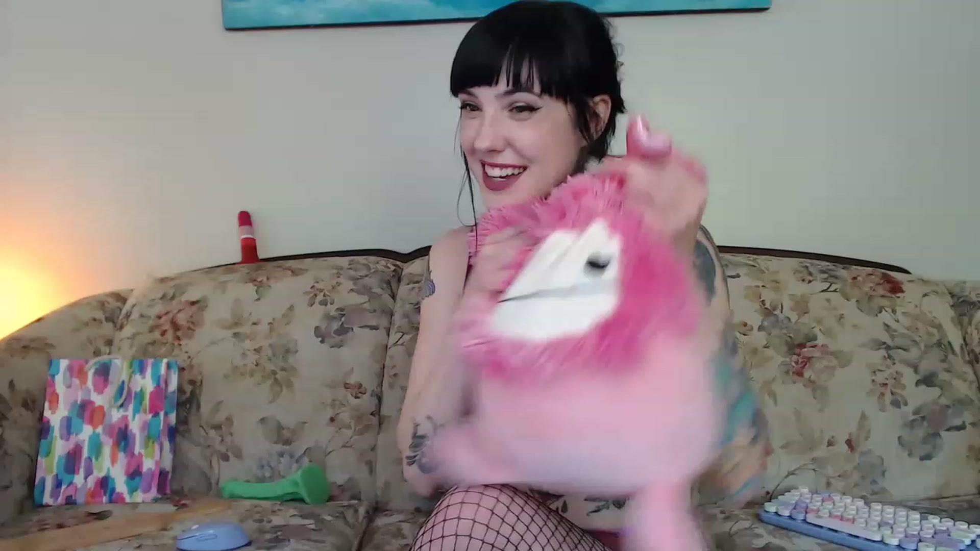Gallery image thumbnail from fionafawn's myfreecams stream on, 04/28/2023, 21:18 image 18 of 20
