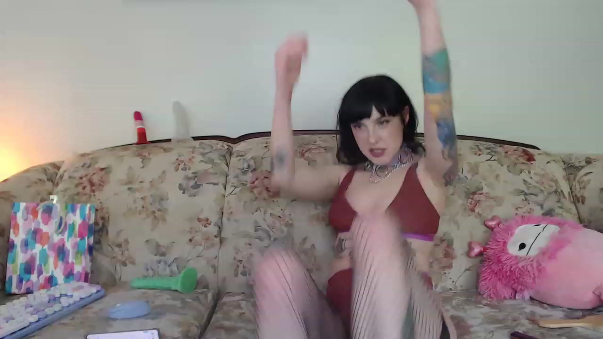 Gallery image thumbnail from fionafawn's myfreecams stream on, 04/28/2023, 21:18 image 7 of 20