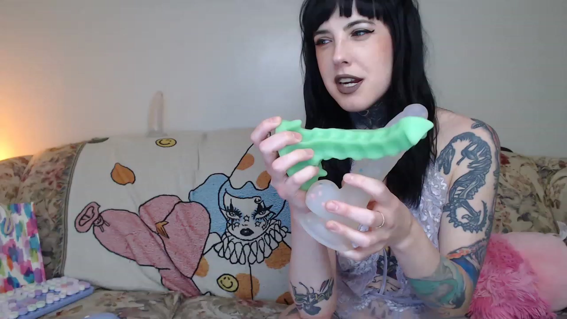 Gallery image thumbnail from fionafawn's myfreecams stream on, 05/16/2023, 21:51 image 17 of 20