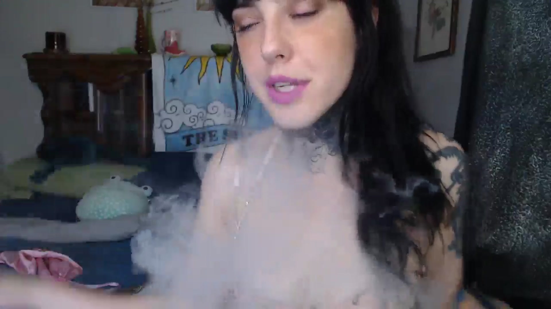 Gallery image thumbnail from fionafawn's myfreecams stream on, 08/07/2024, 20:44 image 6 of 20