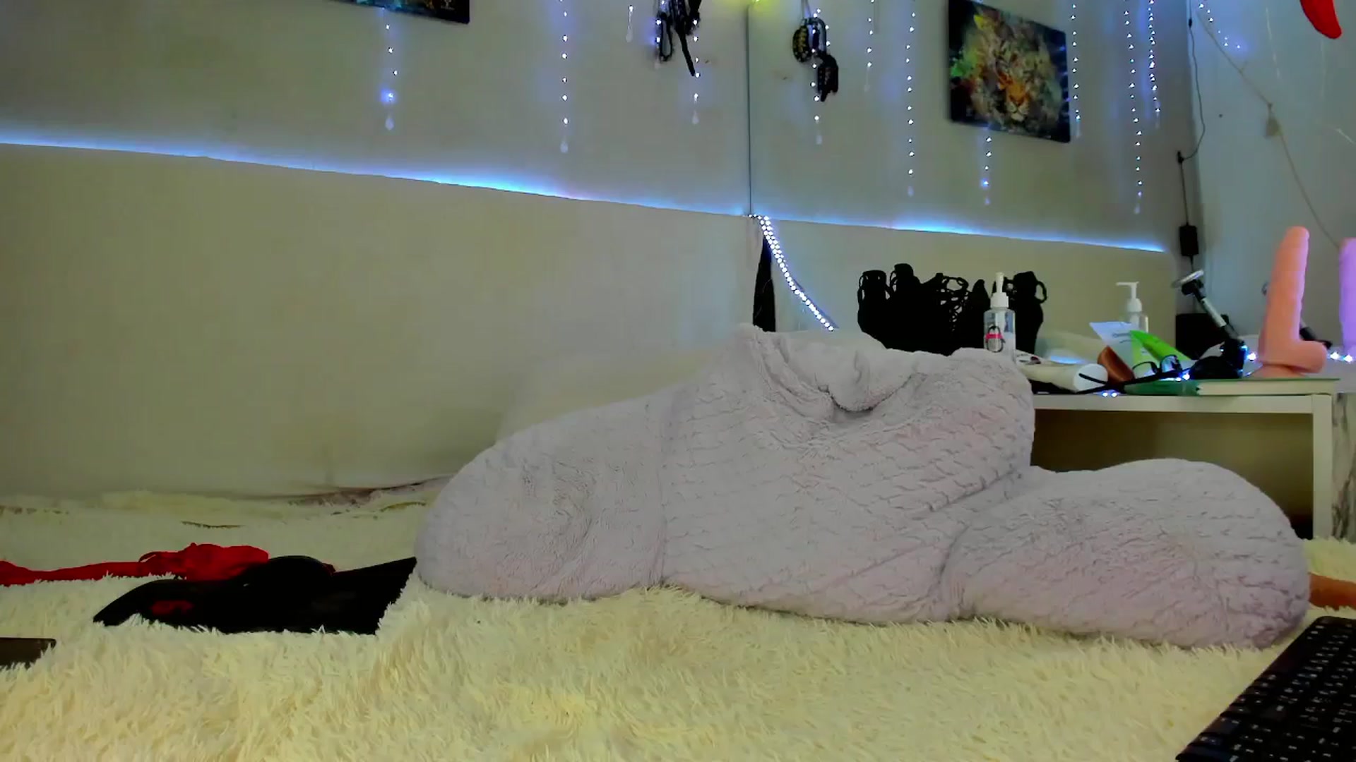Gallery image thumbnail from fkngBADbitch's myfreecams stream on, 10/23/2024, 14:43 image 17 of 20