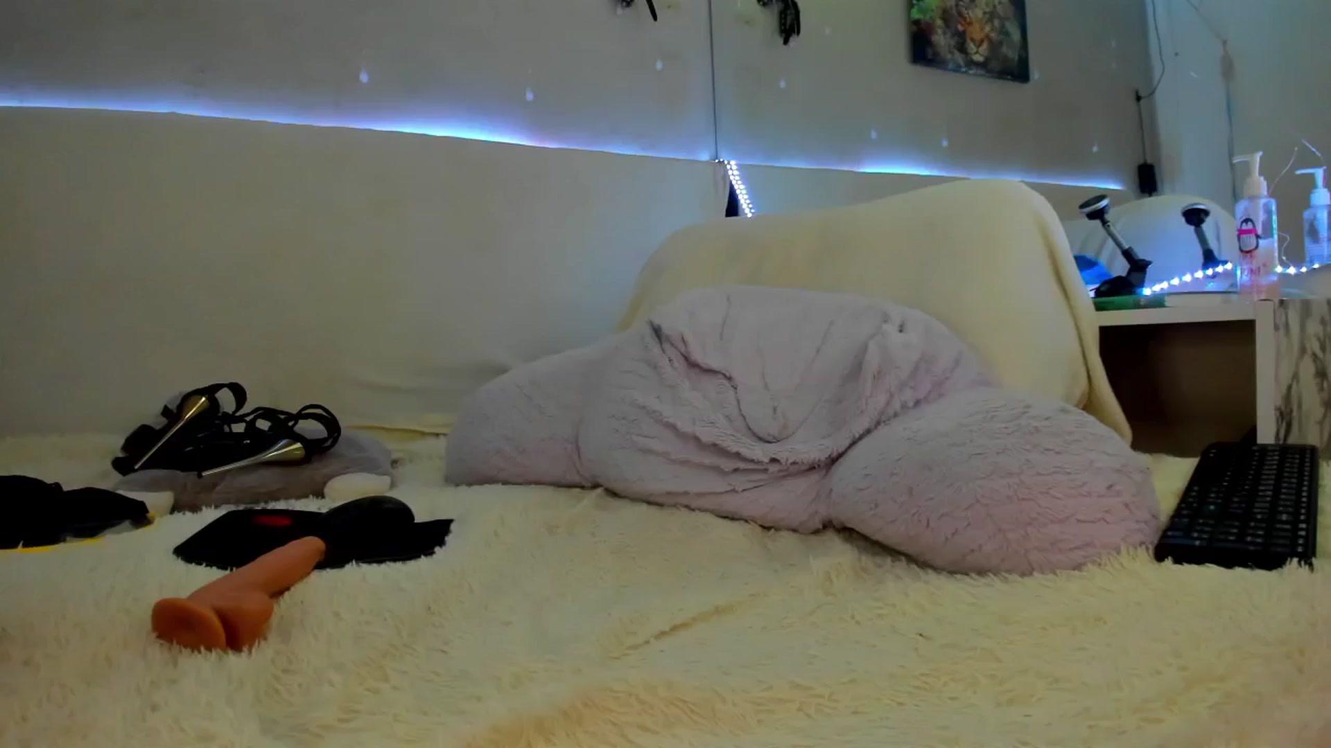 Gallery image thumbnail from fkngBADbitch's myfreecams stream on, 11/14/2024, 16:24 image 17 of 20