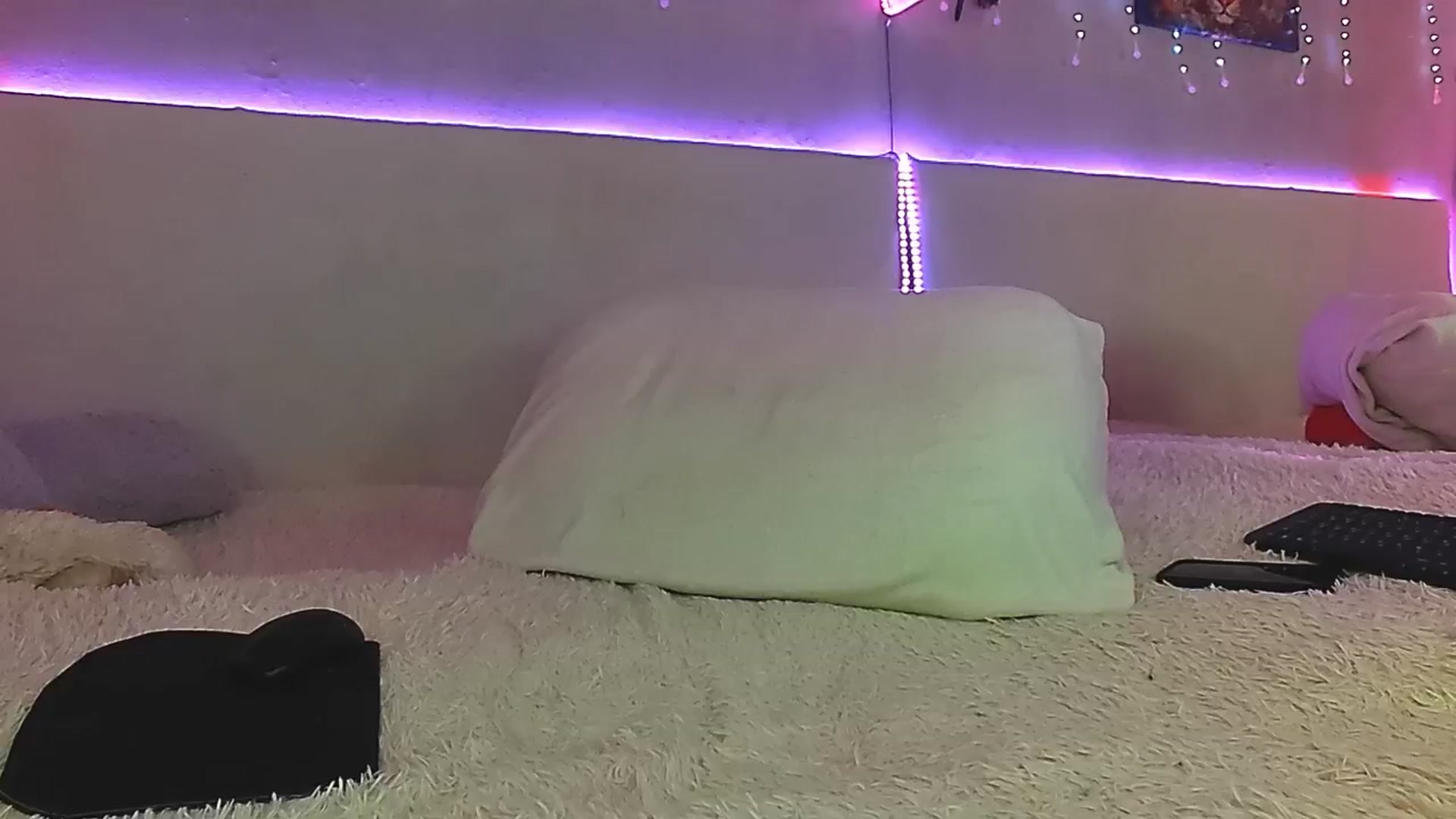 Gallery image thumbnail from fkngBADbitch's myfreecams stream on, 12/25/2024, 19:53 image 8 of 20