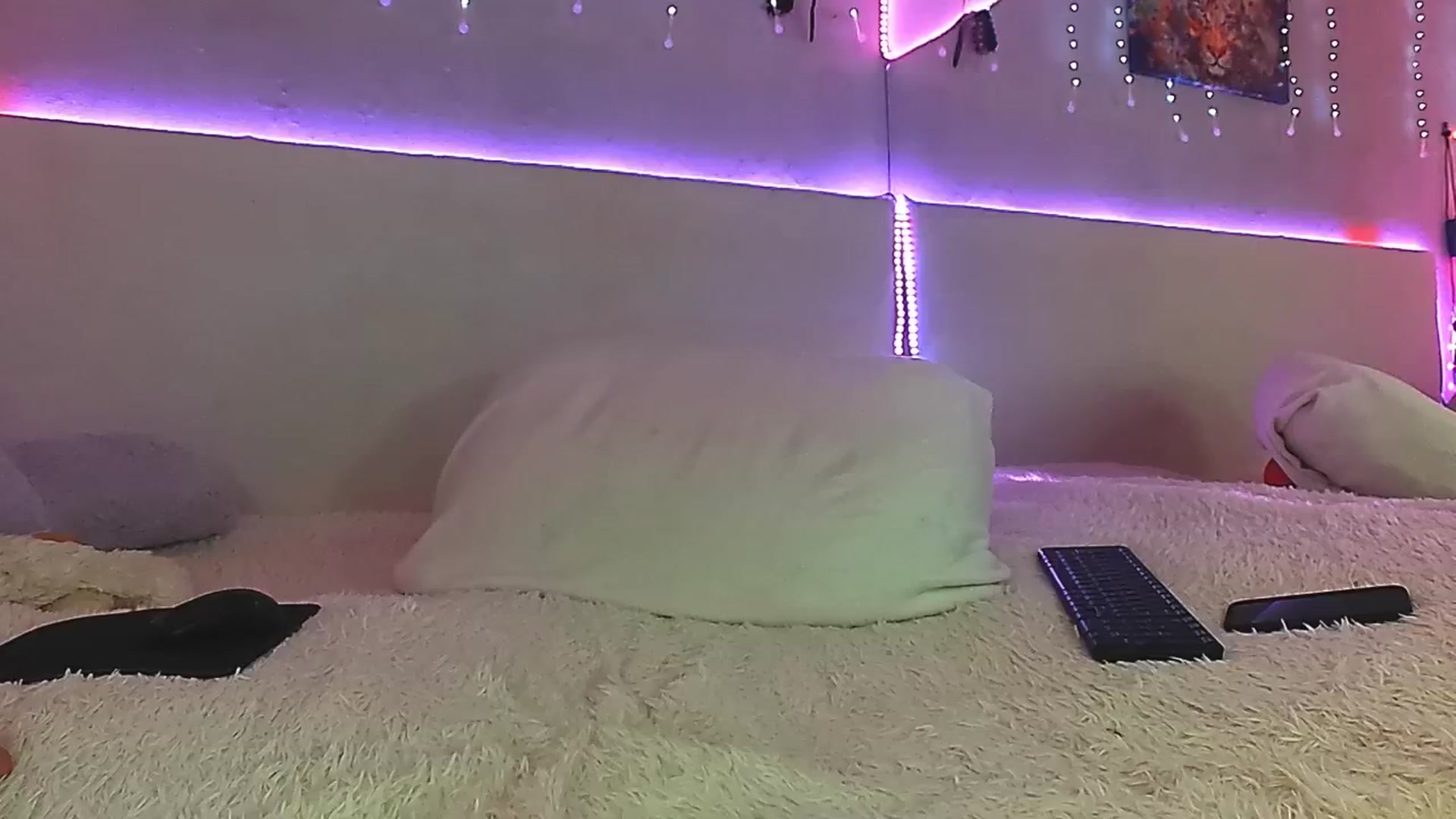 Gallery image thumbnail from fkngBADbitch's myfreecams stream on, 12/25/2024, 21:11 image 9 of 20