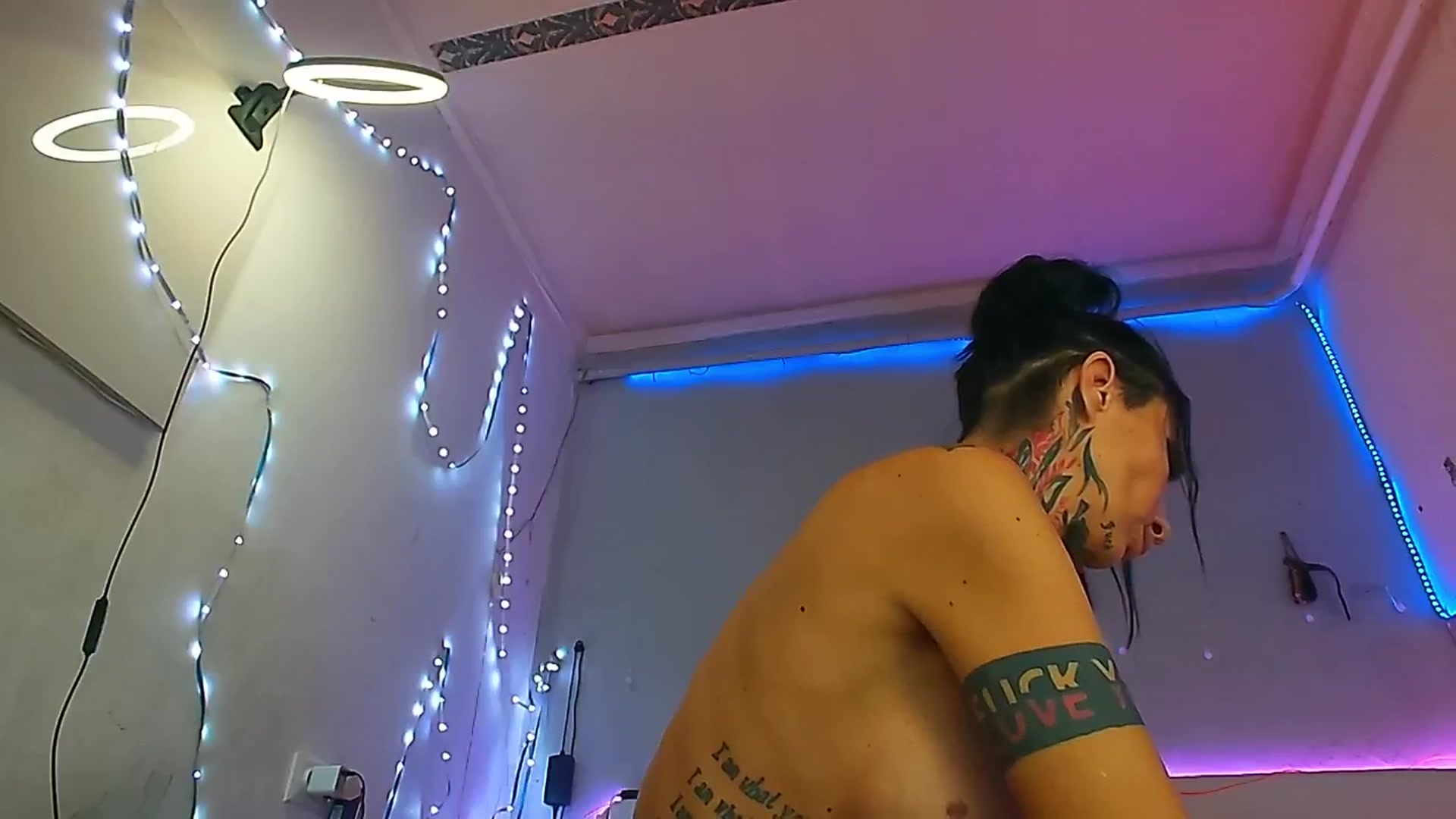 Gallery image thumbnail from fkngBADbitch's myfreecams stream on, 01/14/2025, 20:56 image 20 of 20