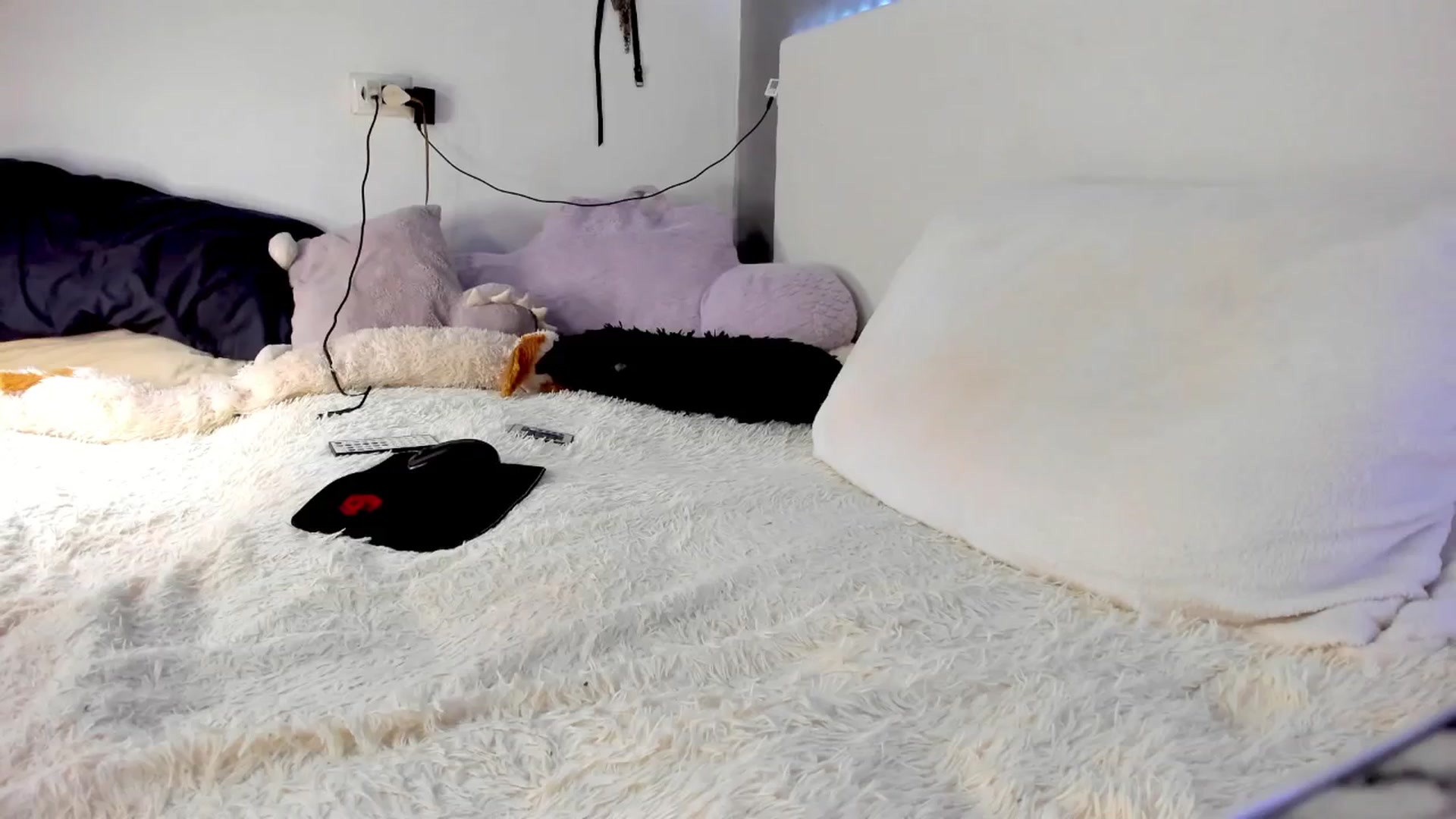 Gallery image thumbnail from fkngBADbitch's myfreecams stream on, 03/02/2025, 20:54 image 6 of 20