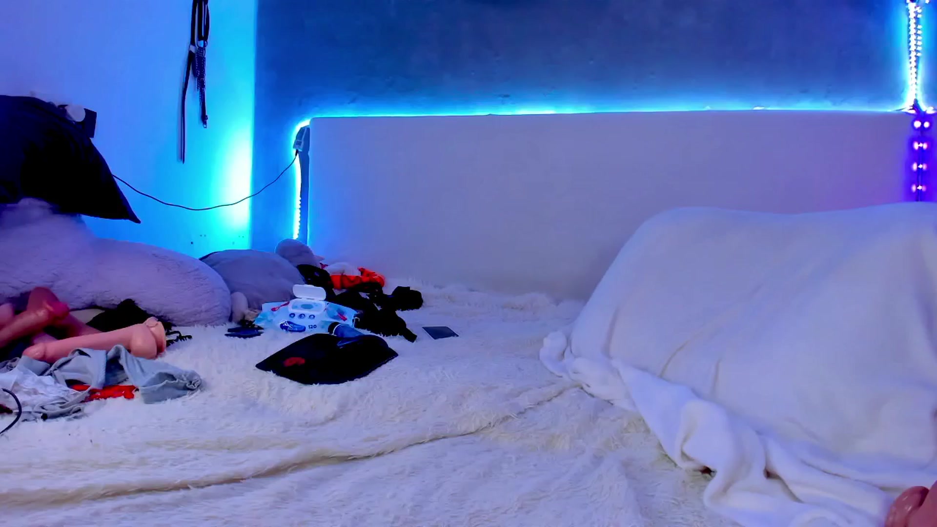 Gallery image thumbnail from fkngBADbitch's myfreecams stream on, 03/23/2025, 16:09 image 20 of 20