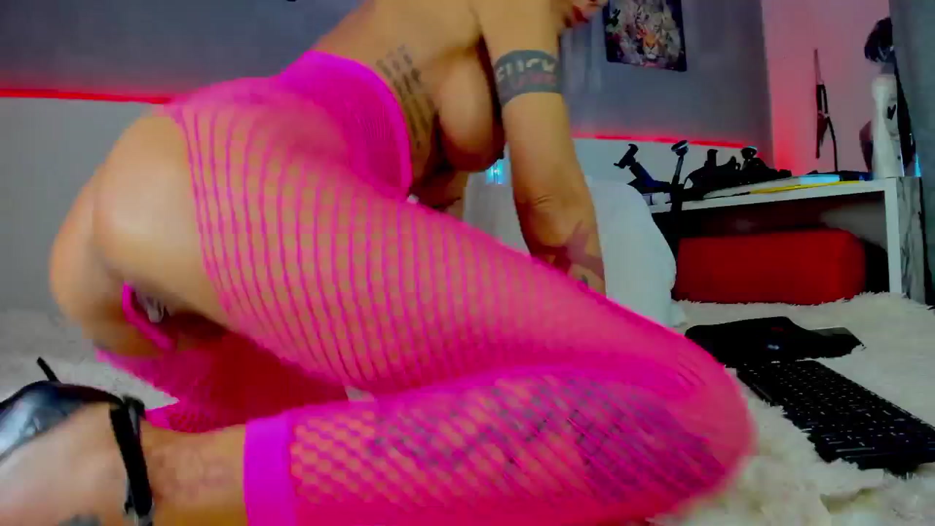 Gallery image thumbnail from fkngBADbitch's myfreecams stream on, 04/06/2025, 15:02 image 4 of 20