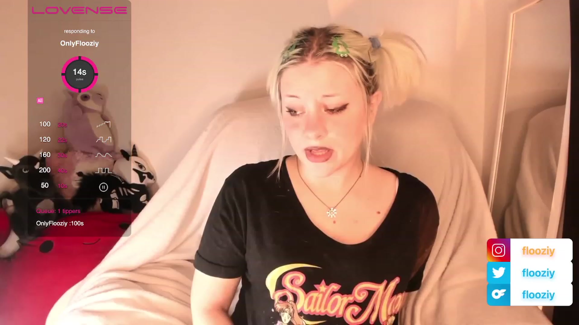 Gallery image thumbnail from flooziy's myfreecams stream on, 11/21/2022, 08:58 image 7 of 20