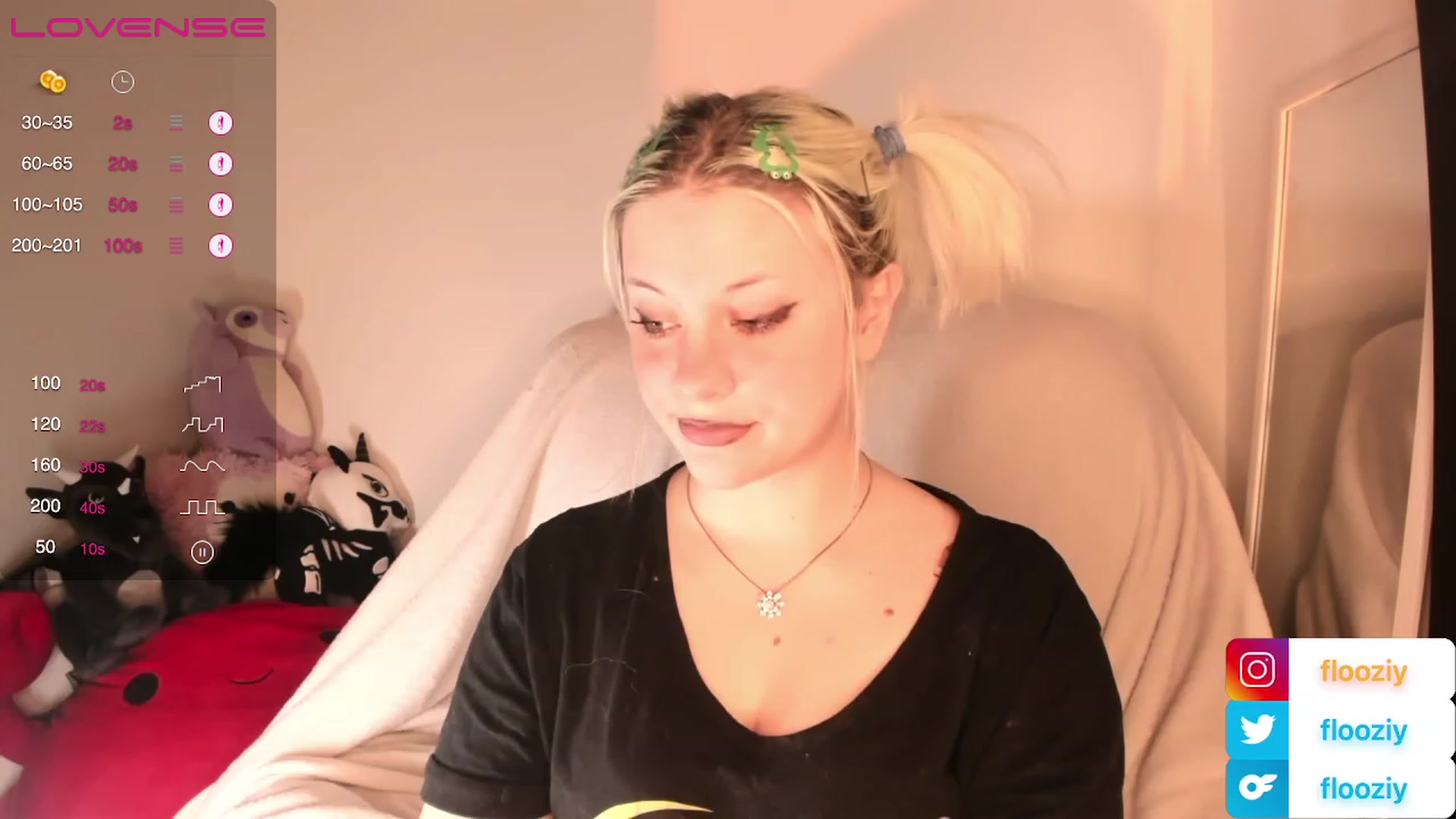 Gallery image thumbnail from flooziy's myfreecams stream on, 11/21/2022, 08:58 image 11 of 20