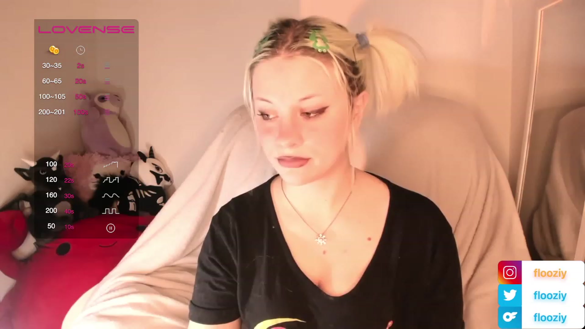 Gallery image thumbnail from flooziy's myfreecams stream on, 11/21/2022, 08:58 image 5 of 20
