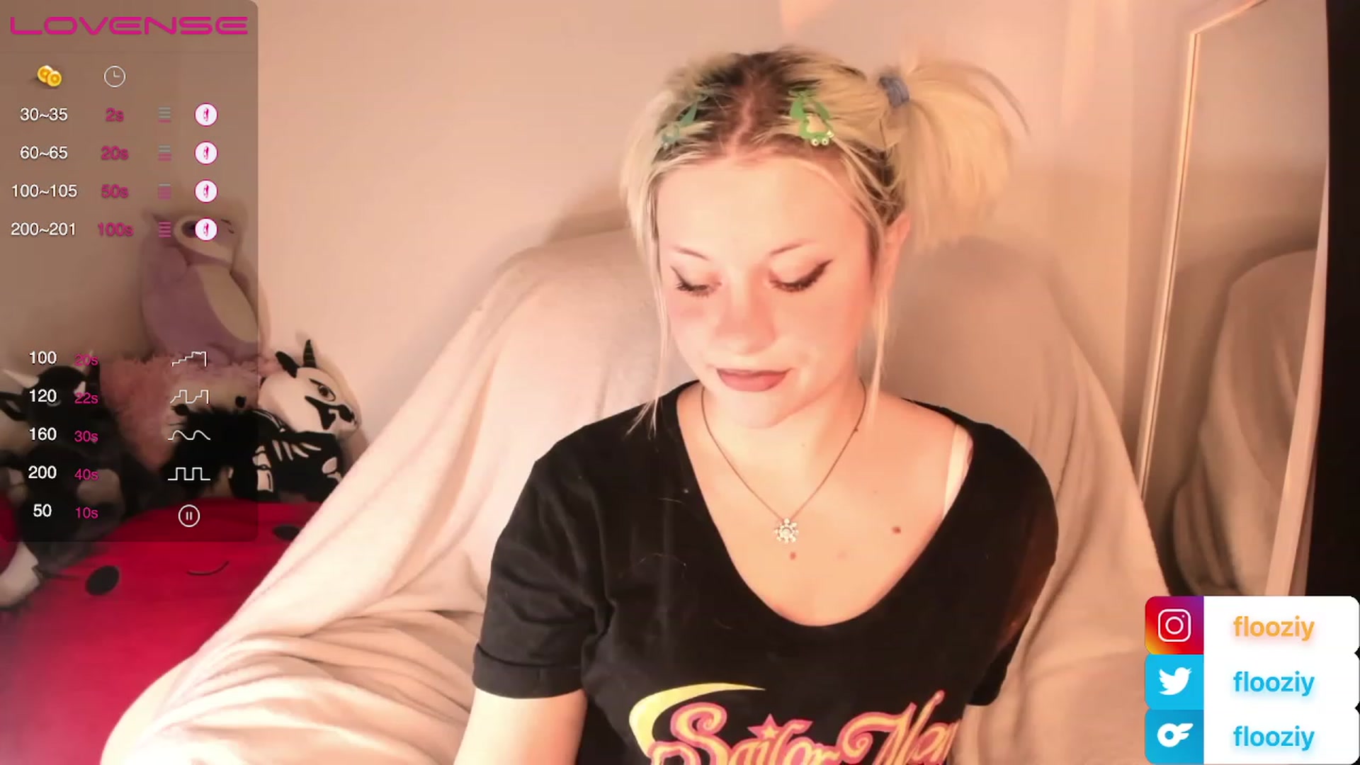 Gallery image thumbnail from flooziy's myfreecams stream on, 11/21/2022, 08:58 image 8 of 20