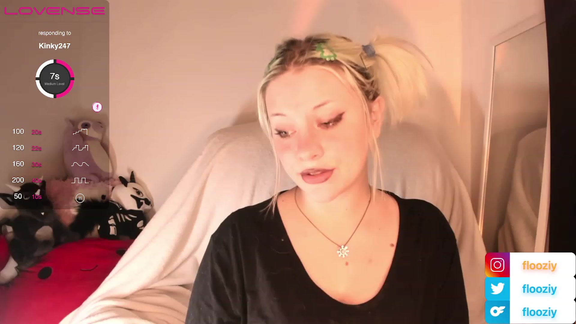 Gallery image thumbnail from flooziy's myfreecams stream on, 11/21/2022, 08:58 image 14 of 20
