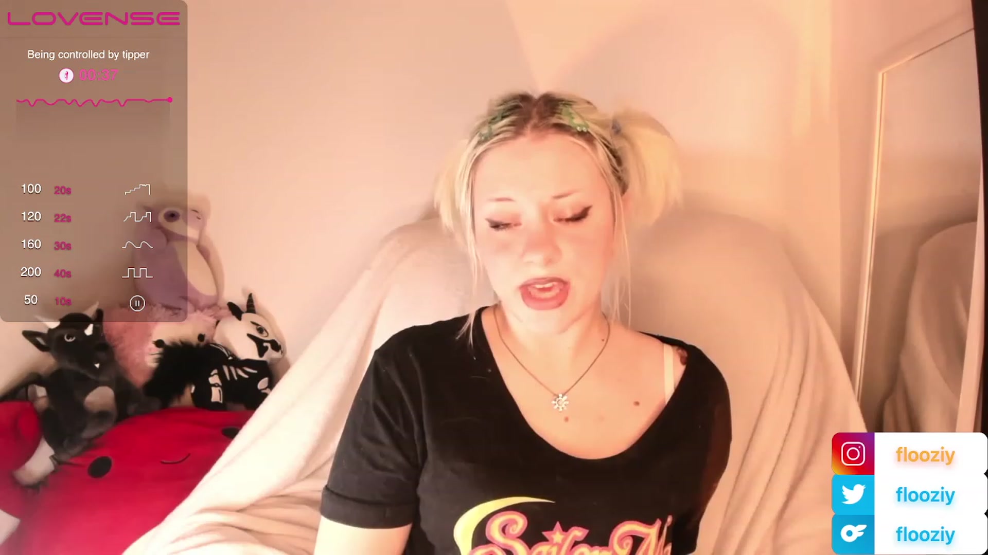 Gallery image thumbnail from flooziy's myfreecams stream on, 11/21/2022, 08:58 image 10 of 20