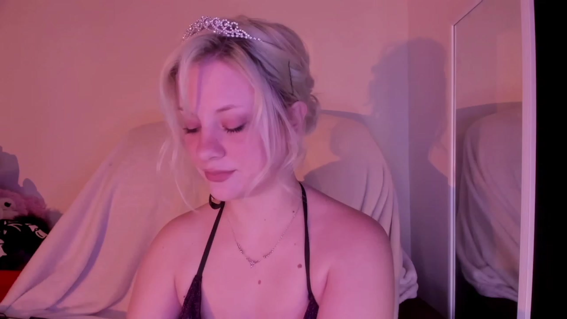 Gallery image thumbnail from flooziy's myfreecams stream on, 11/24/2022, 09:28 image 4 of 20