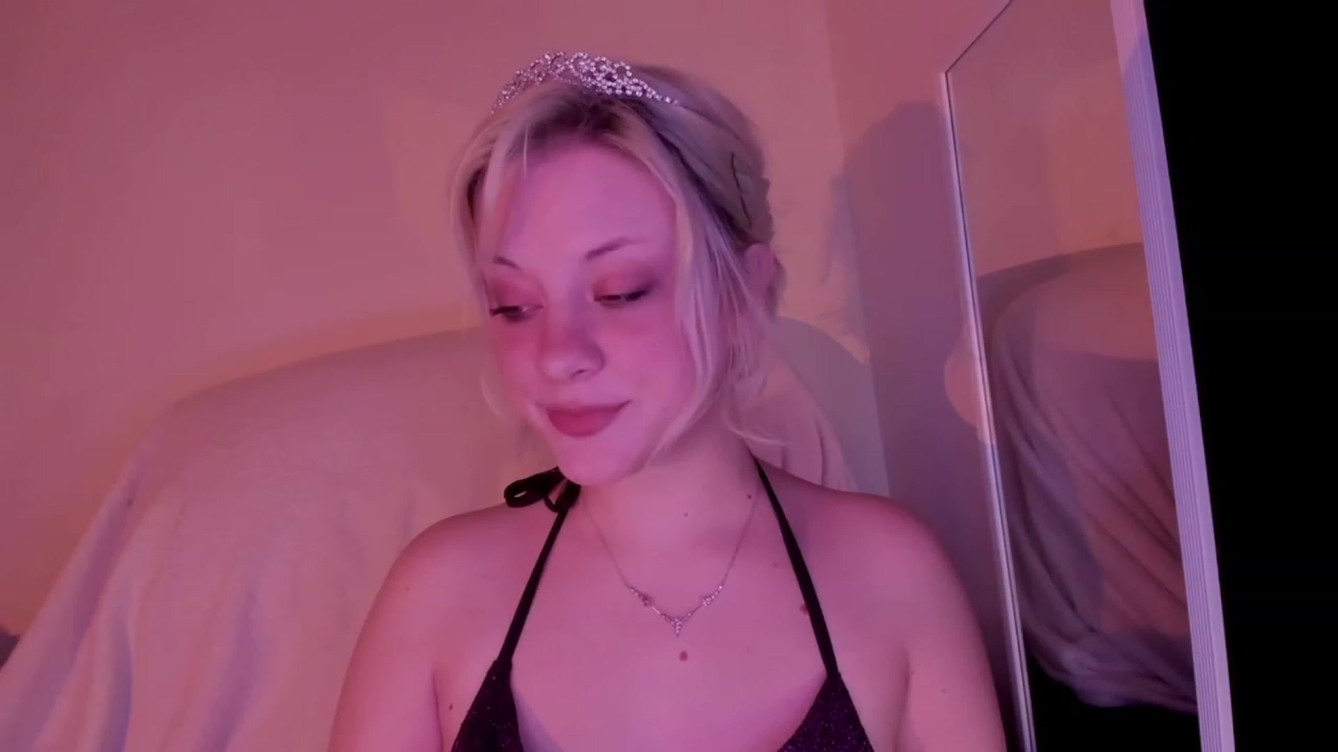 Gallery image thumbnail from flooziy's myfreecams stream on, 11/24/2022, 09:28 image 16 of 20