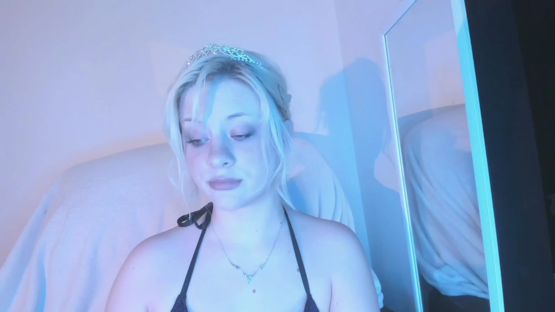 Gallery image thumbnail from flooziy's myfreecams stream on, 11/24/2022, 09:28 image 20 of 20