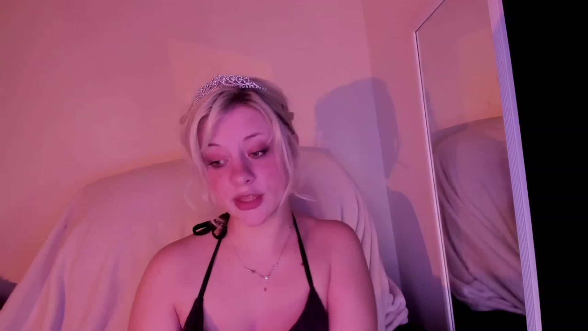 Gallery image thumbnail from flooziy's myfreecams stream on, 11/24/2022, 09:28 image 18 of 20