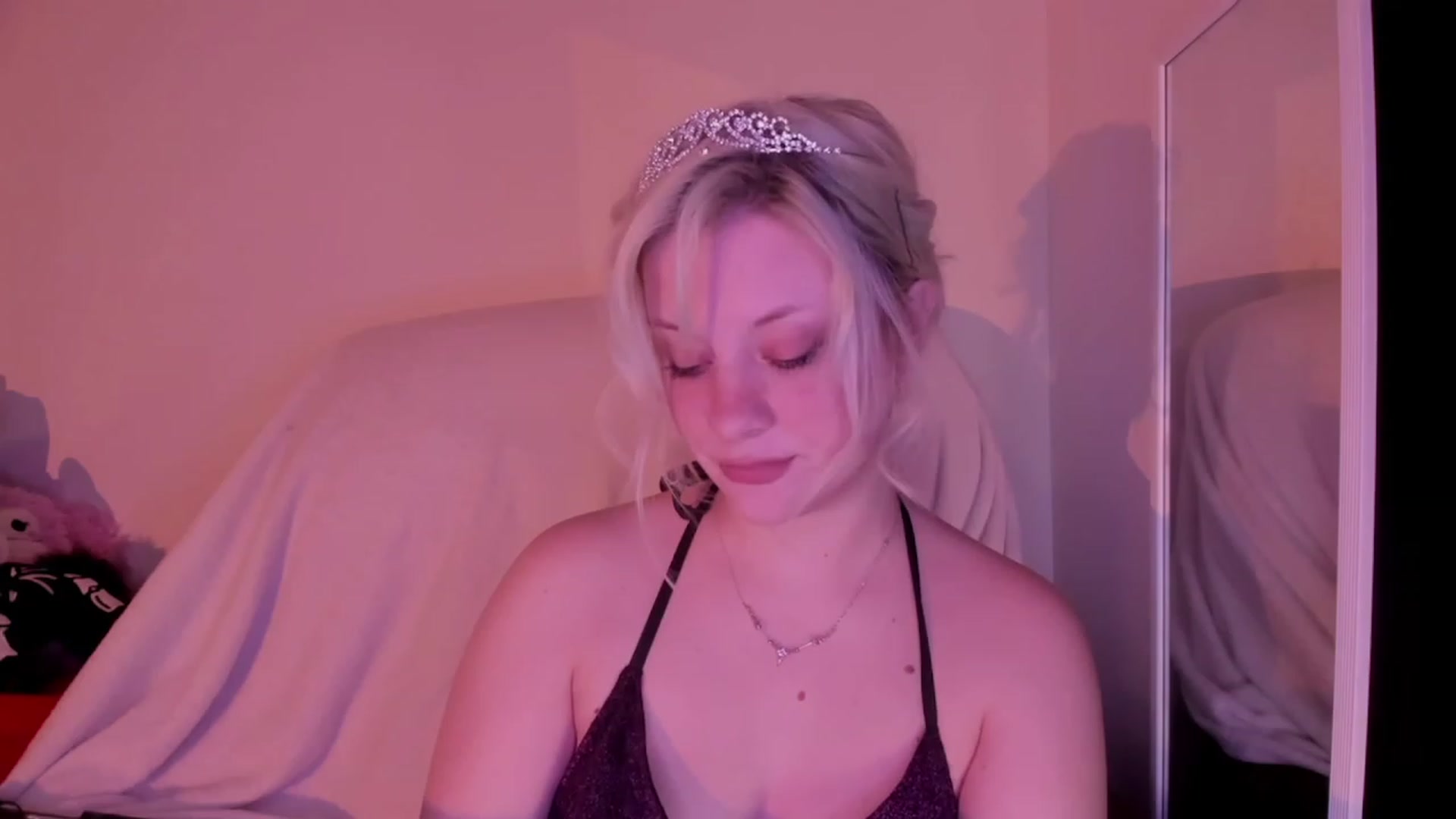 Gallery image thumbnail from flooziy's myfreecams stream on, 11/24/2022, 09:28 image 2 of 20