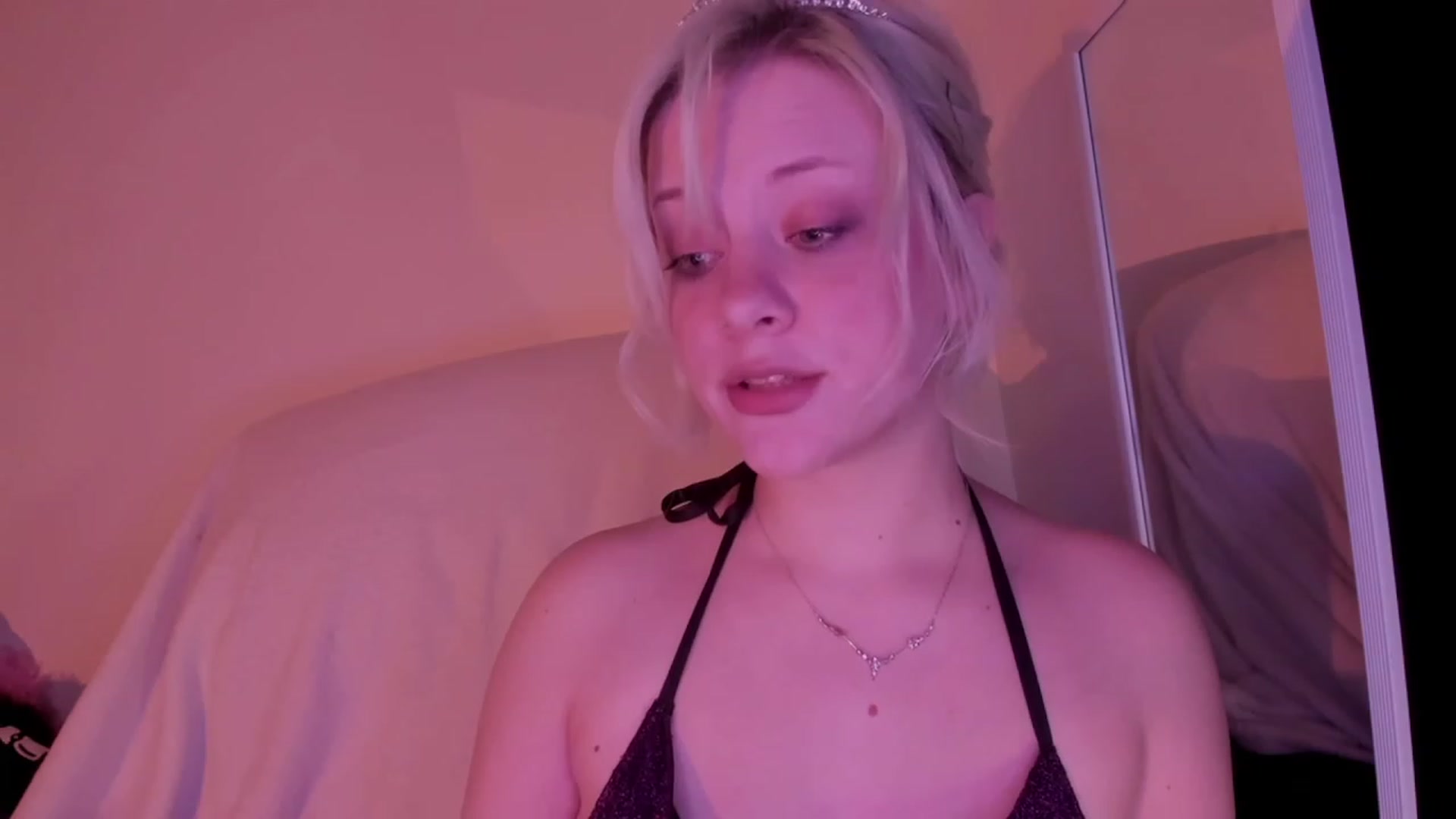 Gallery image thumbnail from flooziy's myfreecams stream on, 11/24/2022, 09:28 image 14 of 20