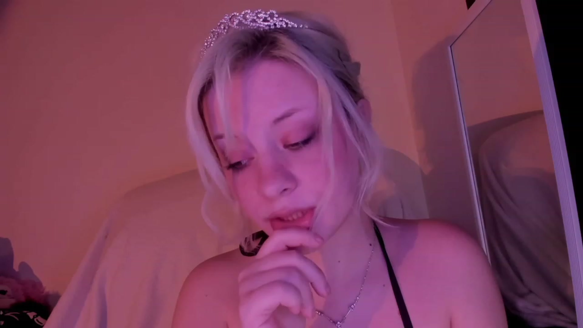 Gallery image thumbnail from flooziy's myfreecams stream on, 11/24/2022, 09:28 image 13 of 20