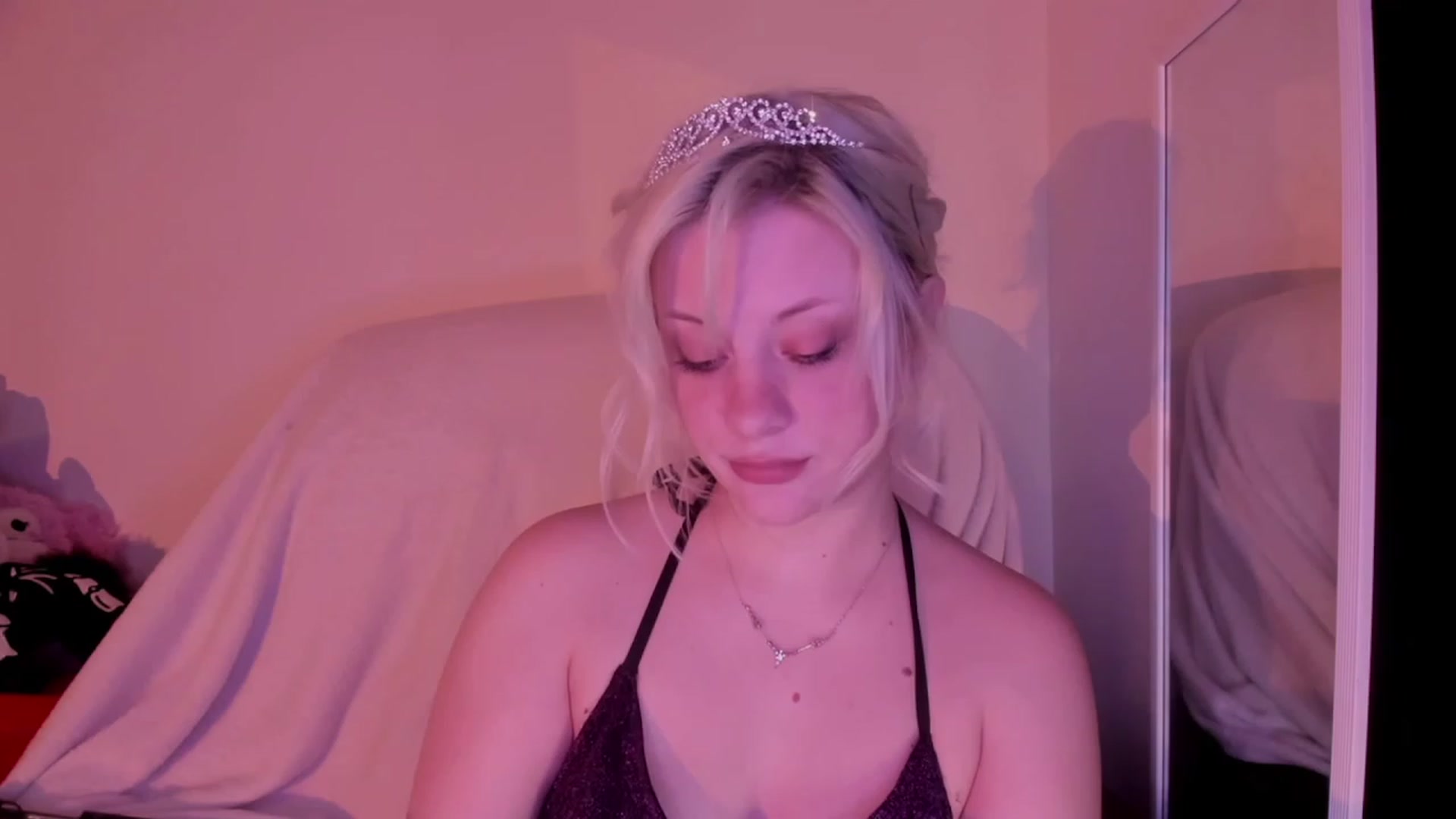 Gallery image thumbnail from flooziy's myfreecams stream on, 11/24/2022, 09:28 image 3 of 20