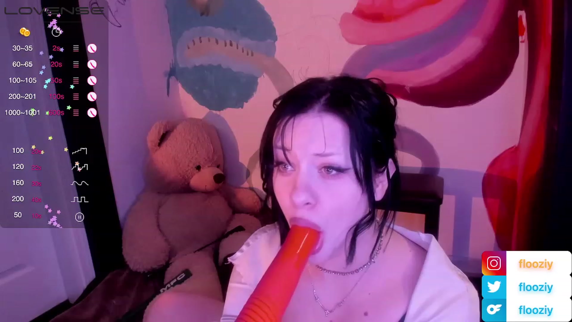 Gallery image thumbnail from flooziy's myfreecams stream on, 12/10/2022, 04:01 image 17 of 20
