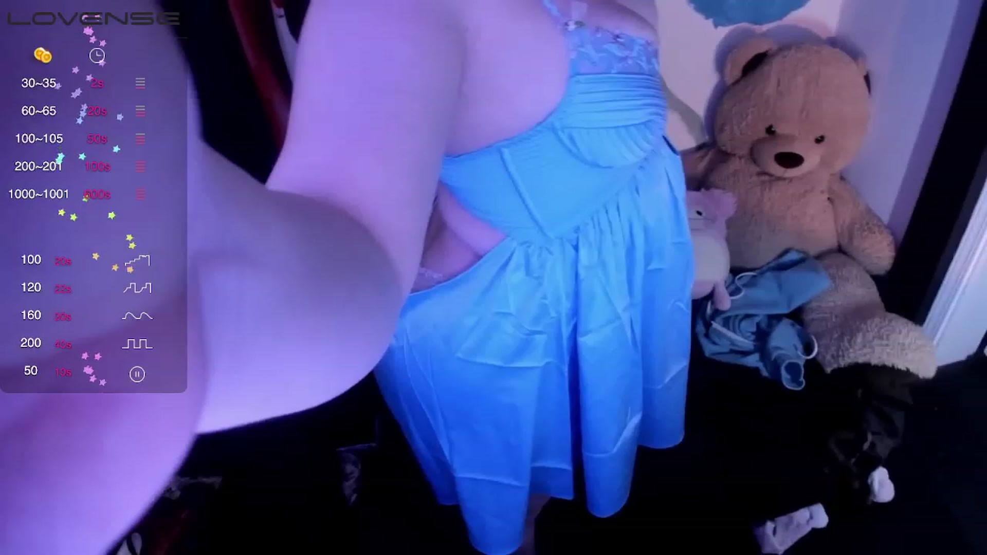 Gallery image thumbnail from flooziy's myfreecams stream on, 12/11/2022, 04:02 image 5 of 20