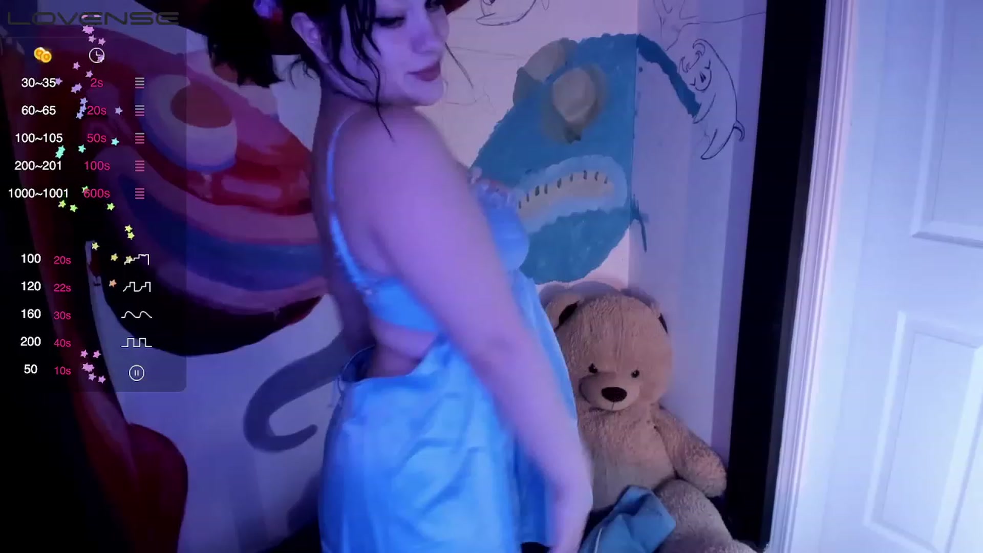 Gallery image thumbnail from flooziy's myfreecams stream on, 12/11/2022, 04:02 image 12 of 20