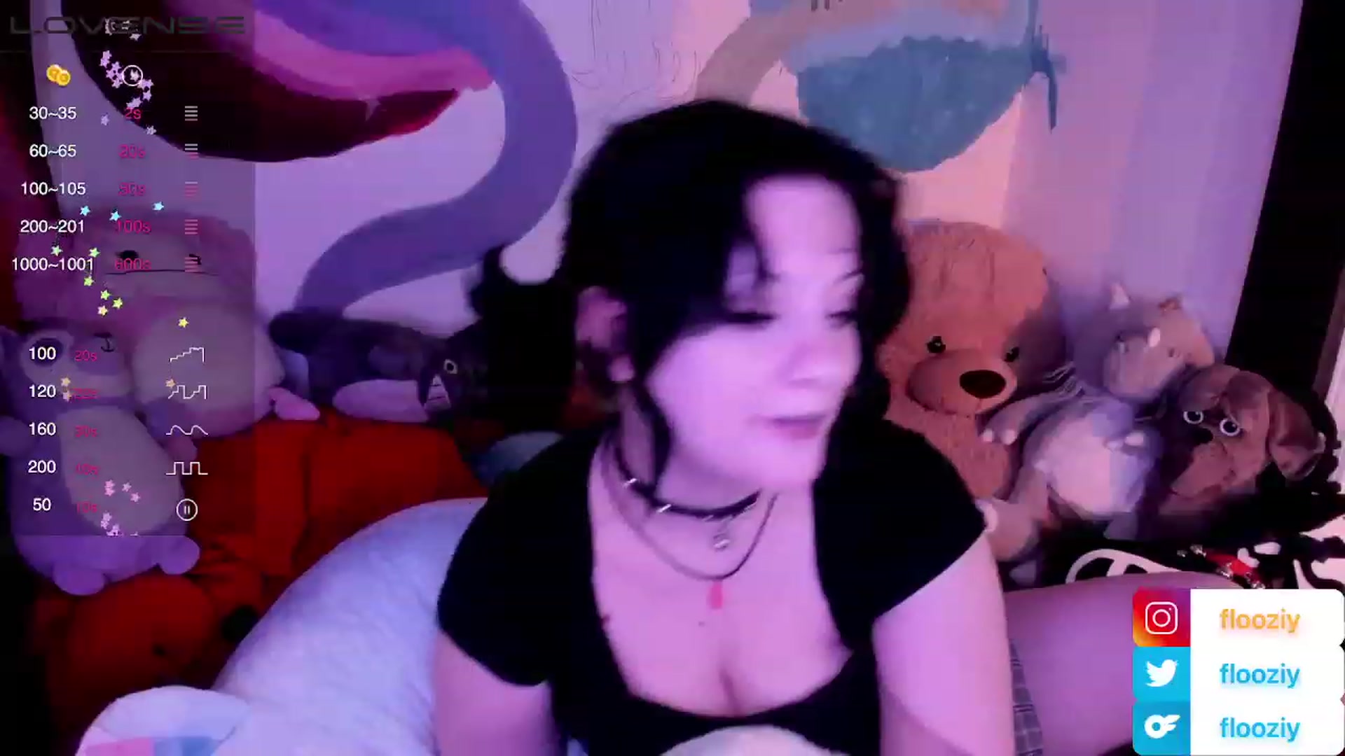 Gallery image thumbnail from flooziy's myfreecams stream on, 12/15/2022, 07:55 image 18 of 20