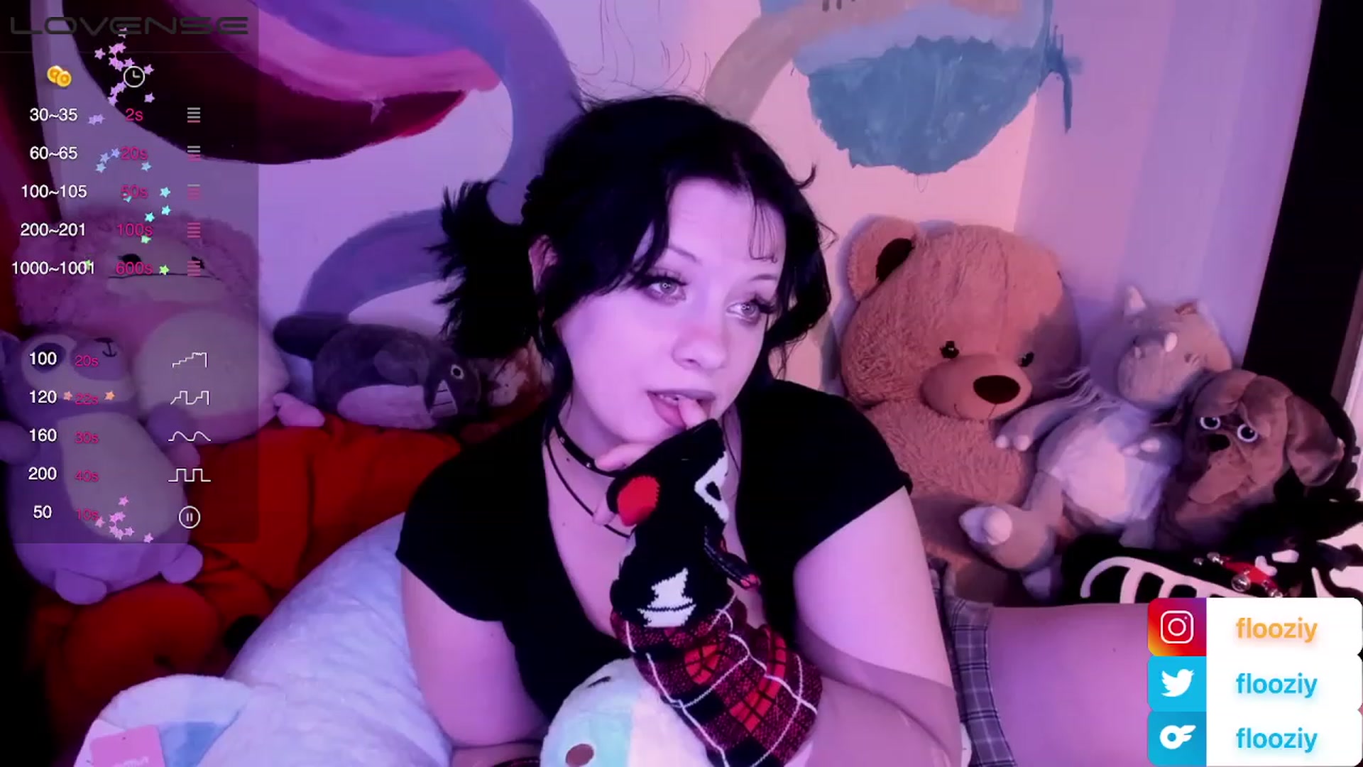 Gallery image thumbnail from flooziy's myfreecams stream on, 12/15/2022, 07:55 image 17 of 20