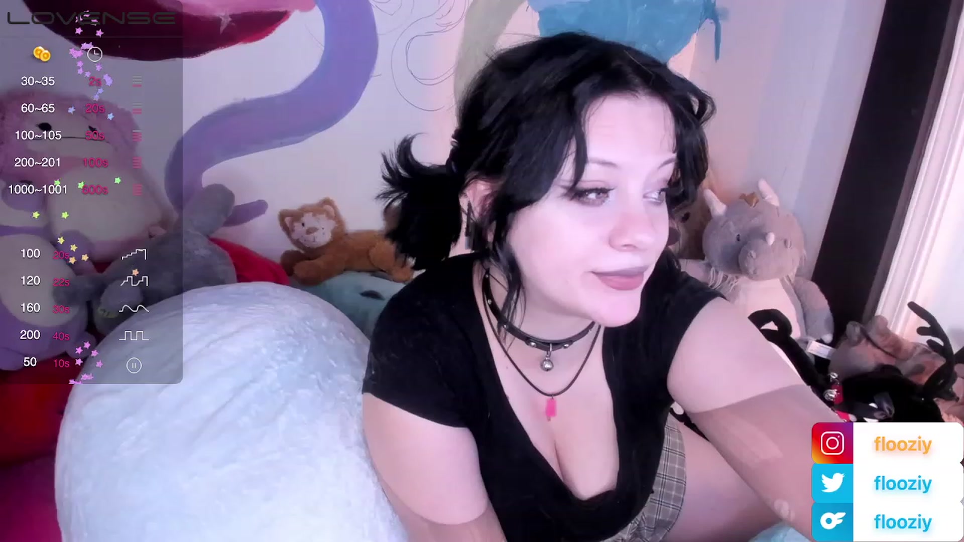 Gallery image thumbnail from flooziy's myfreecams stream on, 12/15/2022, 08:39 image 16 of 20