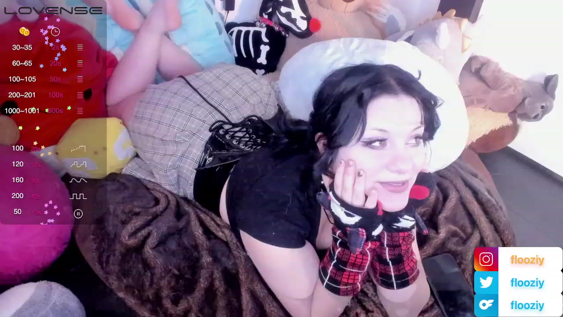 Gallery image thumbnail from flooziy's myfreecams stream on, 12/15/2022, 09:21 image 18 of 20
