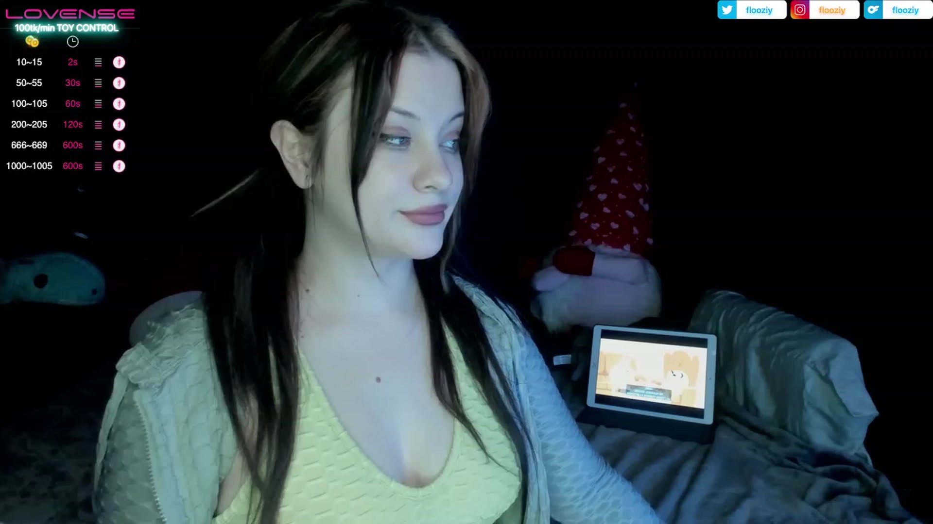 Gallery image thumbnail from flooziy's myfreecams stream on, 02/13/2023, 07:38 image 10 of 20