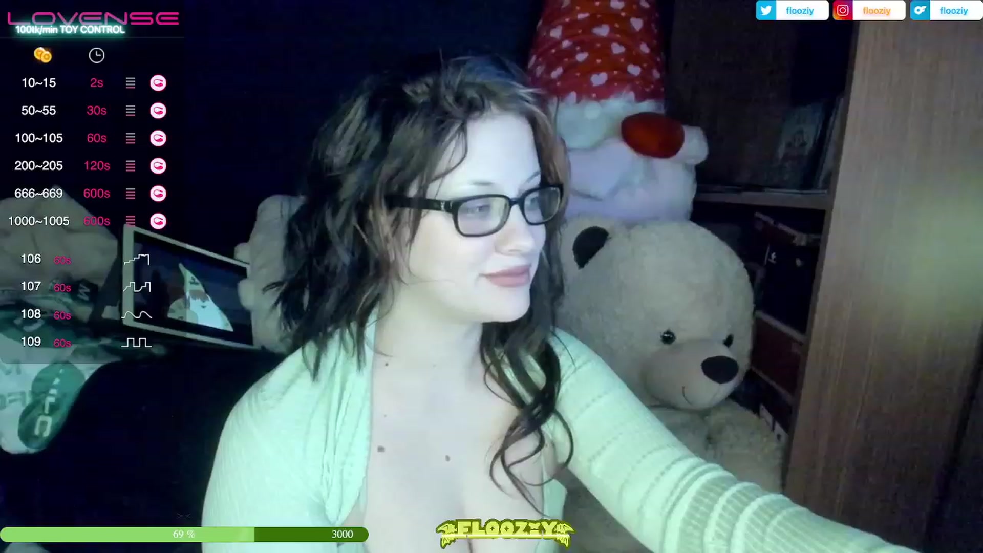Gallery image thumbnail from flooziy's myfreecams stream on, 03/12/2023, 08:10 image 17 of 20
