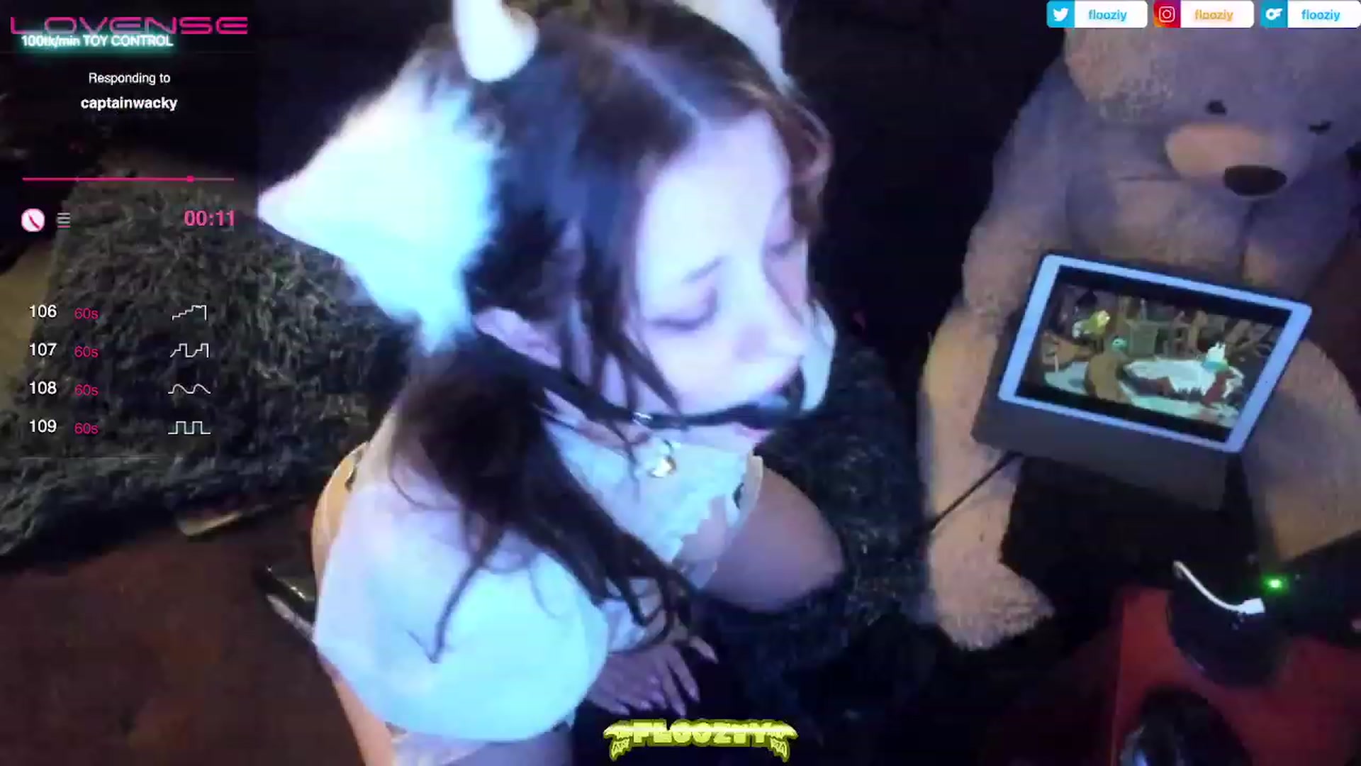 Gallery image thumbnail from flooziy's myfreecams stream on, 03/14/2023, 06:15 image 12 of 20
