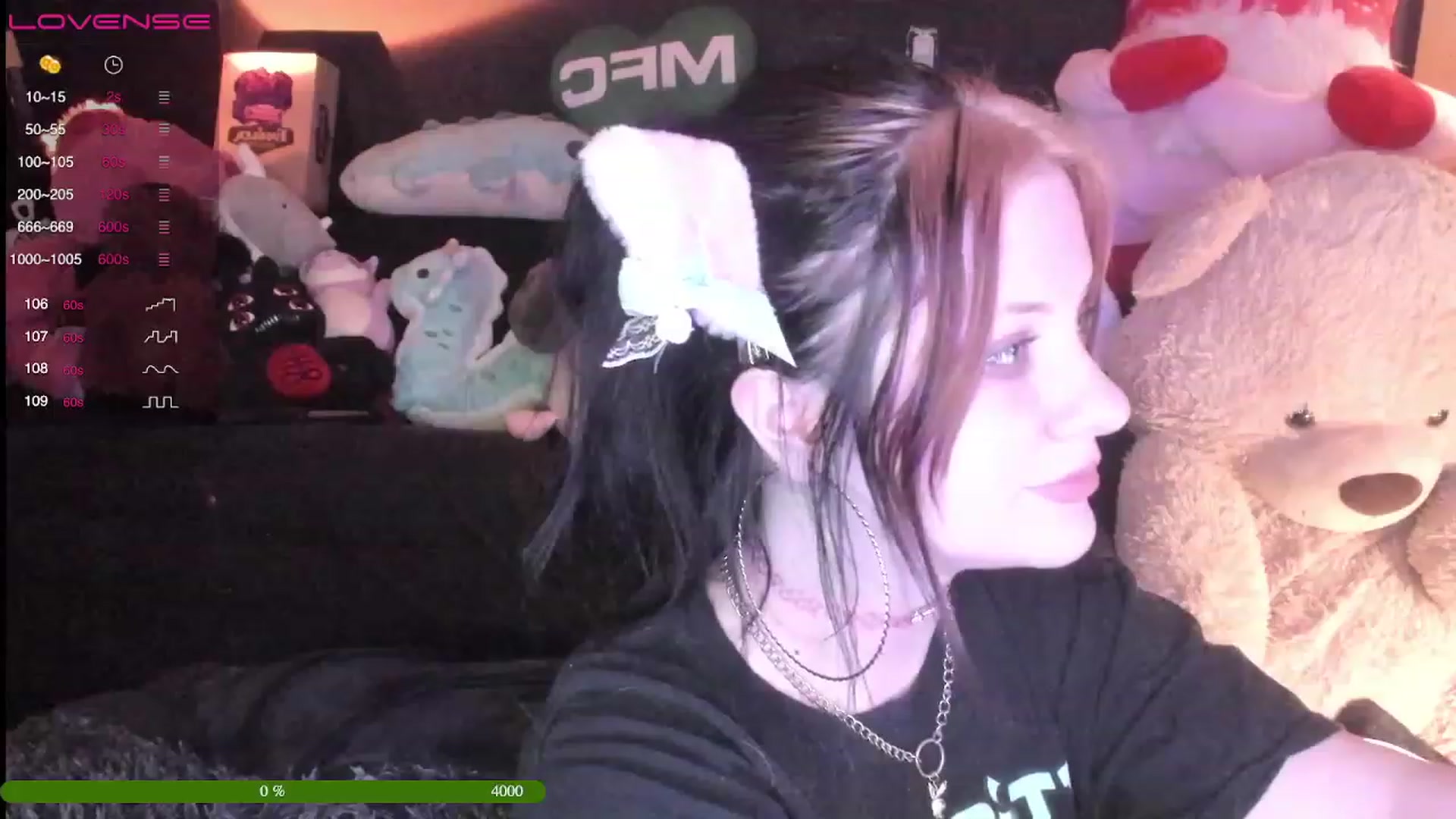 Gallery image thumbnail from flooziy's myfreecams stream on, 03/21/2023, 08:06 image 9 of 20